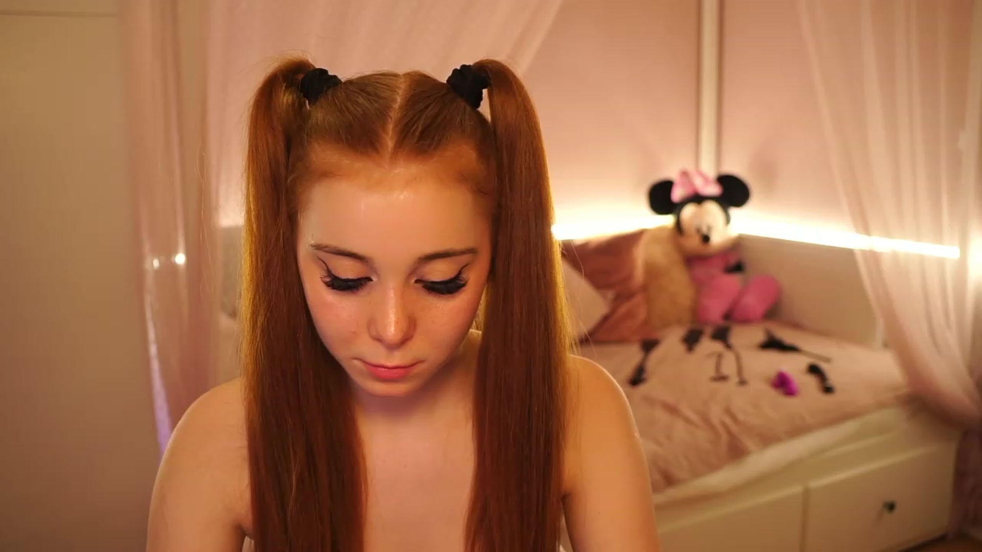 Gallery image thumbnail from Lya_TheCutest's myfreecams stream on, 04/30/2023, 12:23 image 11 of 20