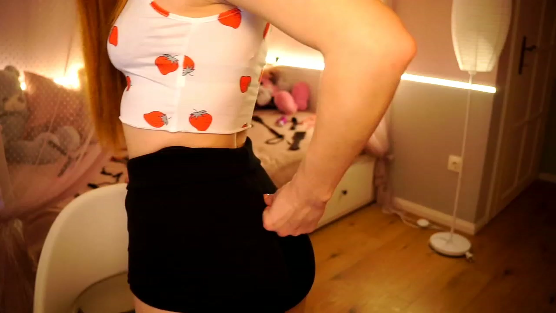 Gallery image thumbnail from Lya_TheCutest's myfreecams stream on, 05/05/2023, 13:13 image 7 of 20