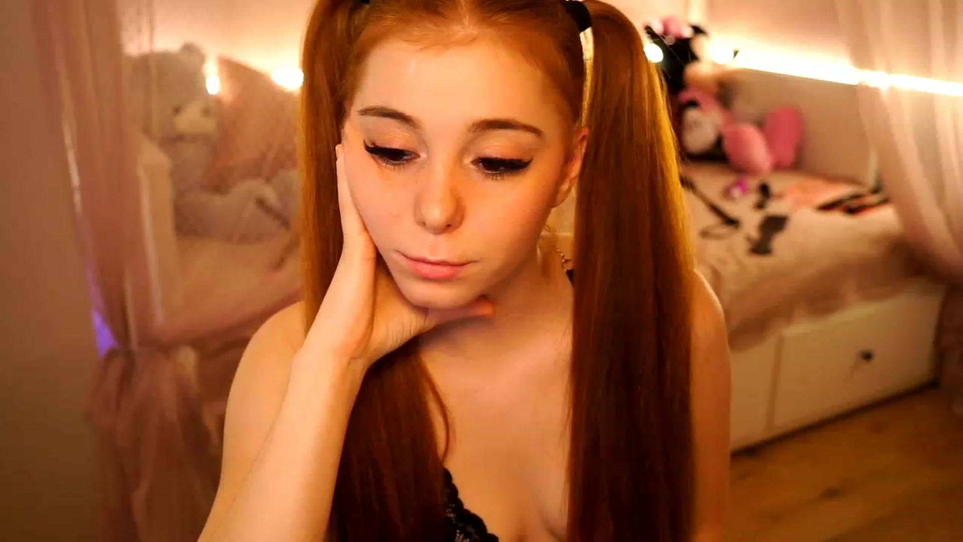 Gallery image thumbnail from Lya_TheCutest's myfreecams stream on, 05/05/2023, 13:13 image 19 of 20