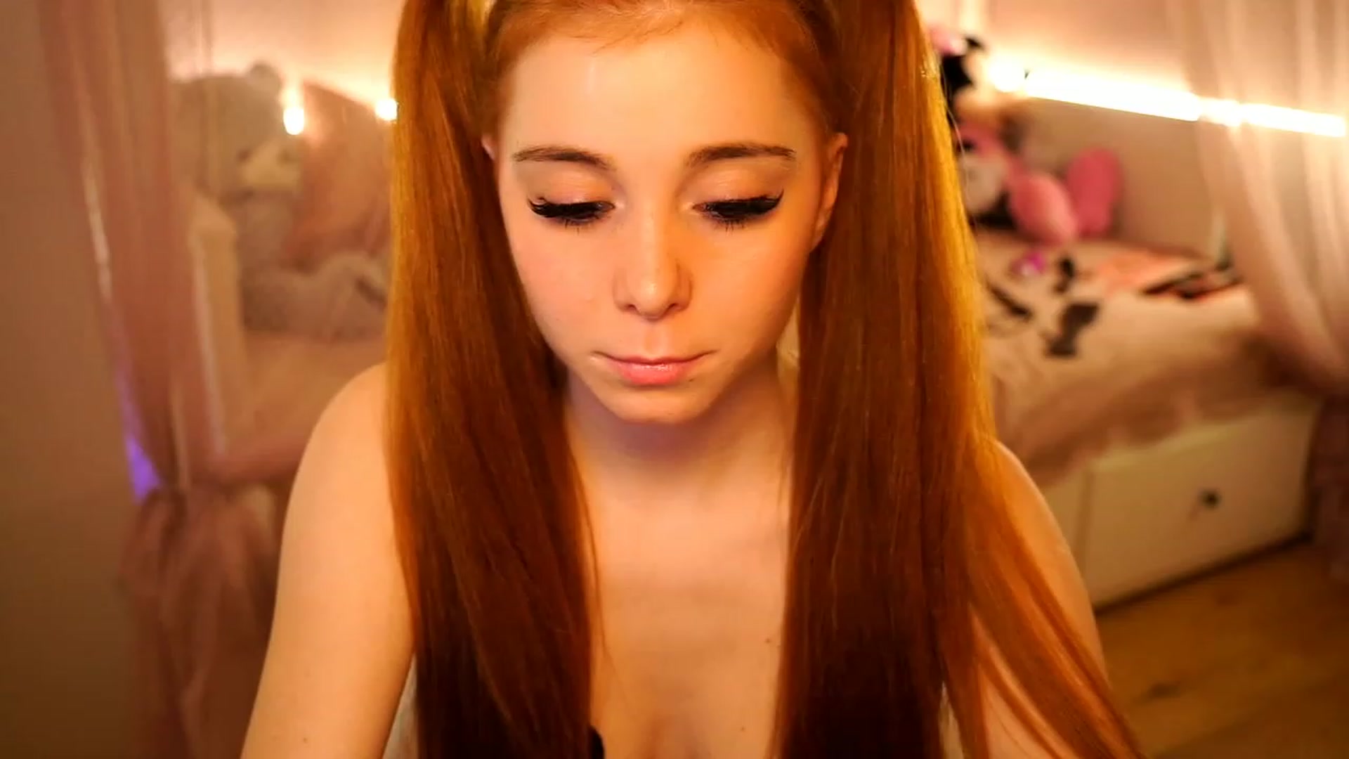 Gallery image thumbnail from Lya_TheCutest's myfreecams stream on, 05/05/2023, 13:13 image 17 of 20