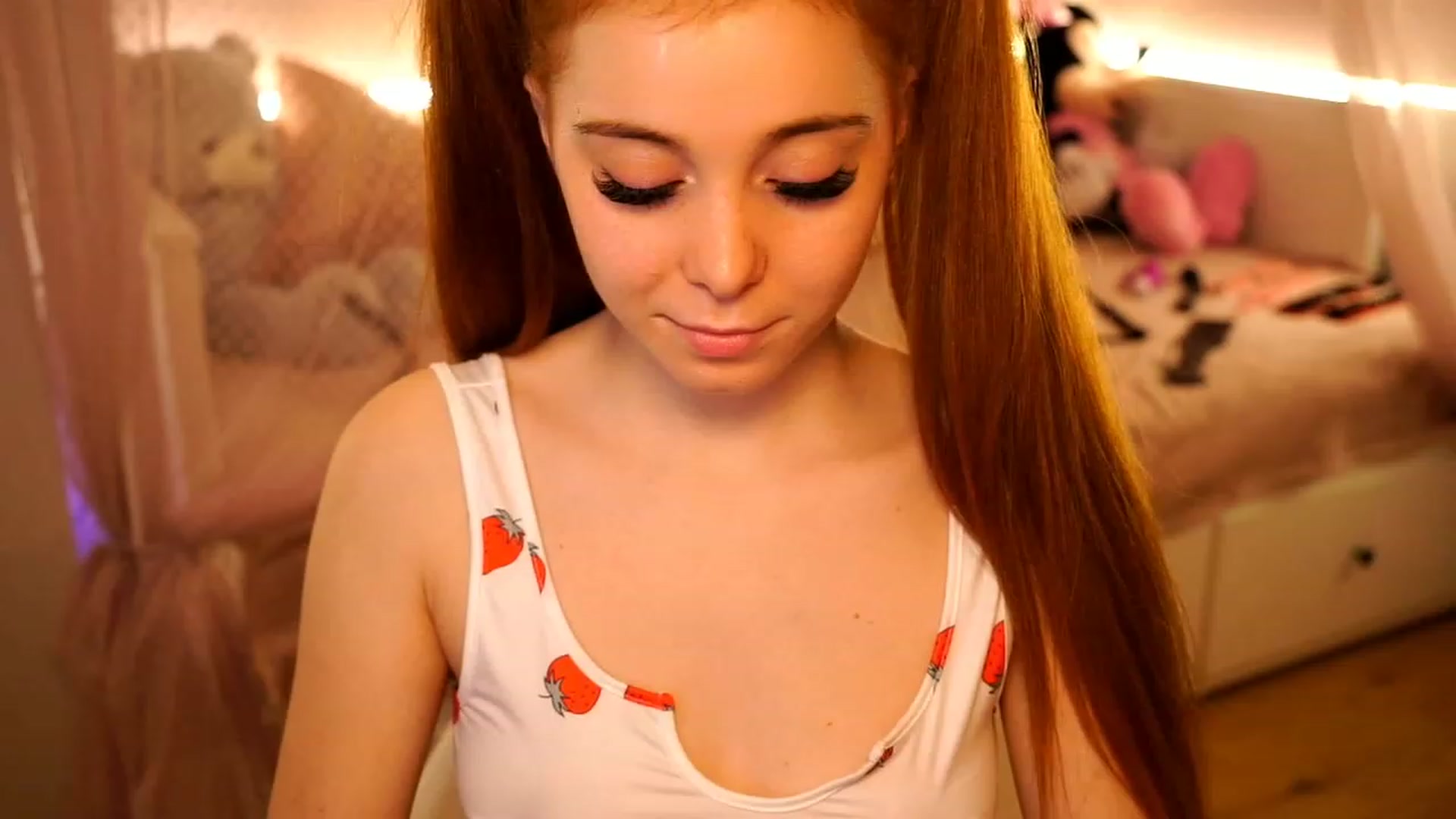 Gallery image thumbnail from Lya_TheCutest's myfreecams stream on, 05/05/2023, 14:46 image 5 of 20