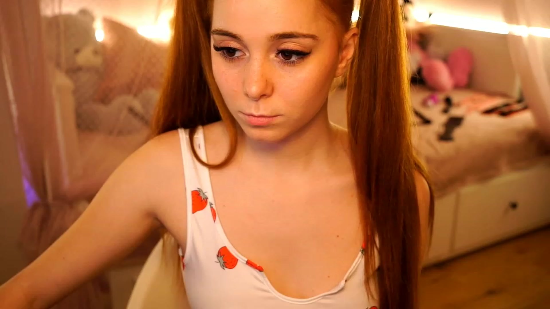 Gallery image thumbnail from Lya_TheCutest's myfreecams stream on, 05/05/2023, 14:46 image 6 of 20