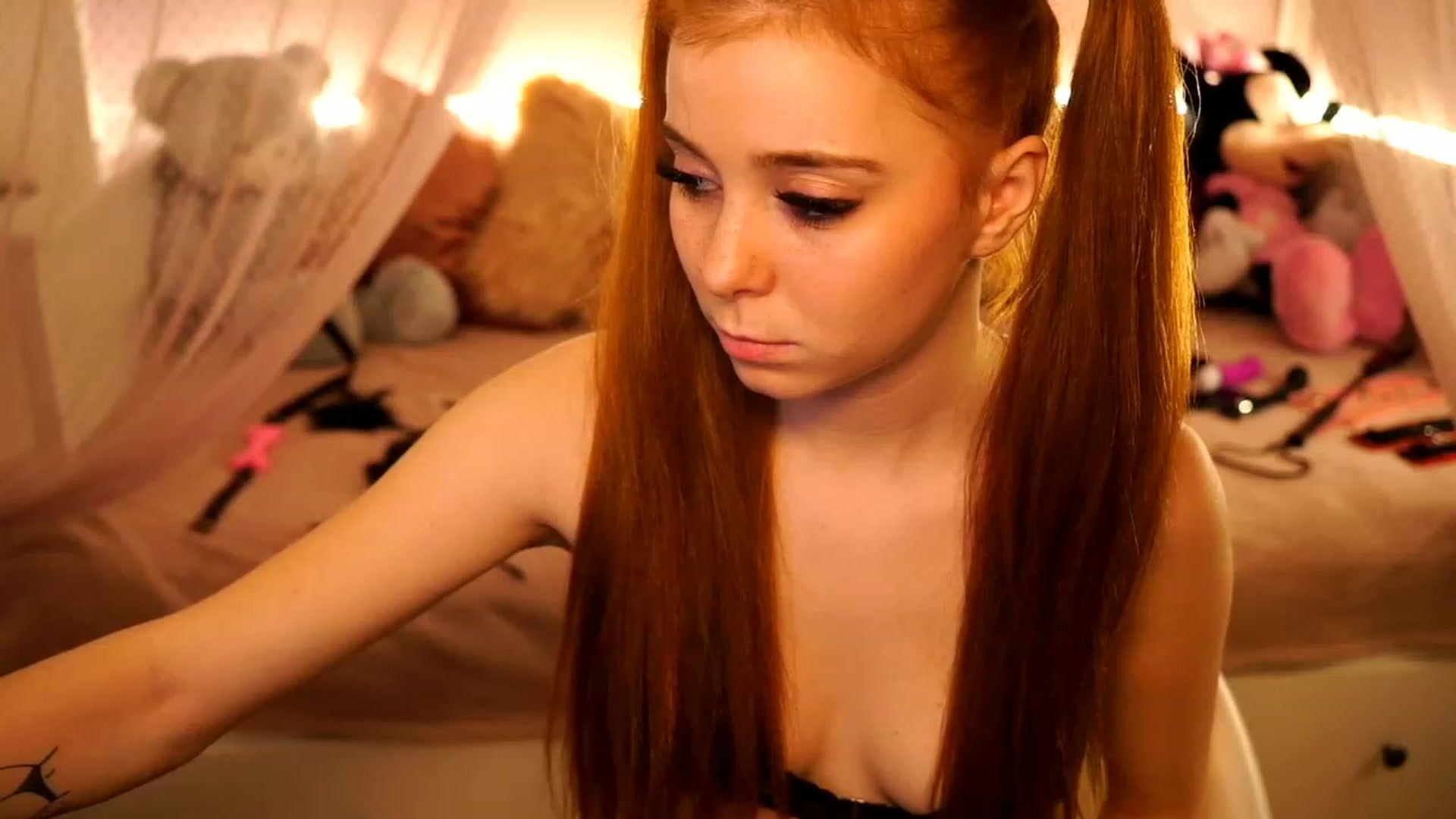 Gallery image thumbnail from Lya_TheCutest's myfreecams stream on, 05/05/2023, 14:46 image 18 of 20