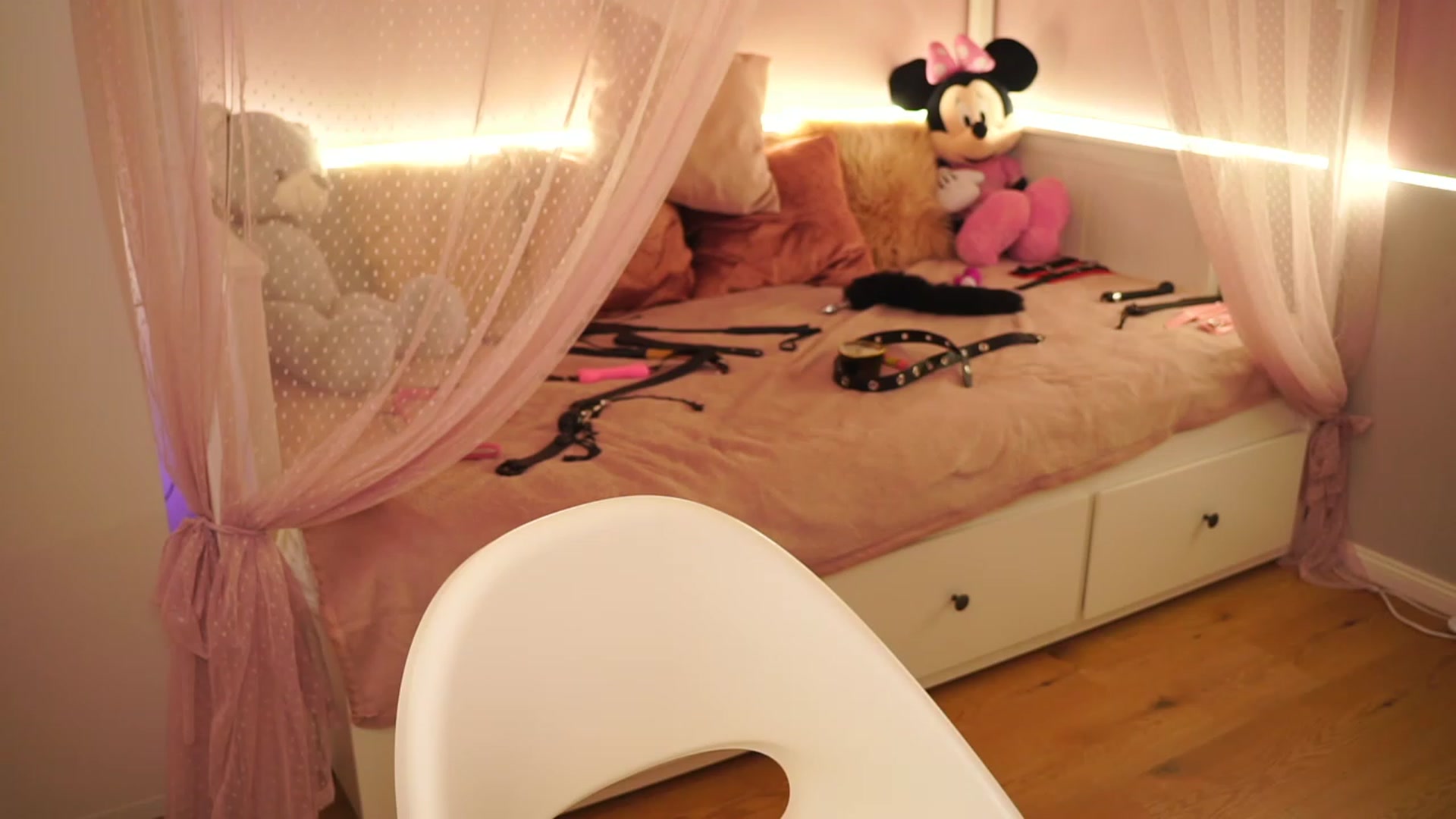 Gallery image thumbnail from Lya_TheCutest's myfreecams stream on, 05/09/2023, 06:38 image 18 of 20