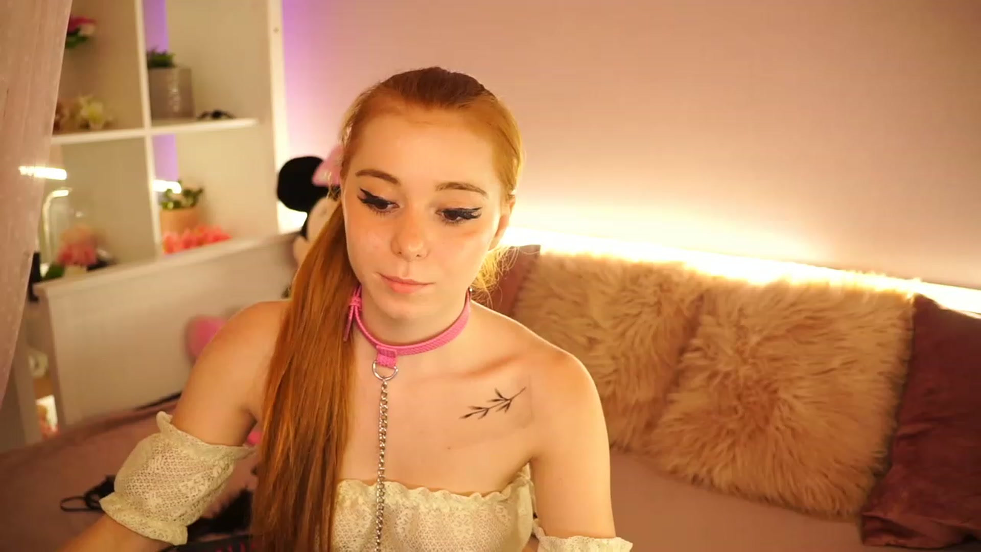 Gallery image thumbnail from Lya_TheCutest's myfreecams stream on, 06/12/2023, 17:06 image 16 of 20
