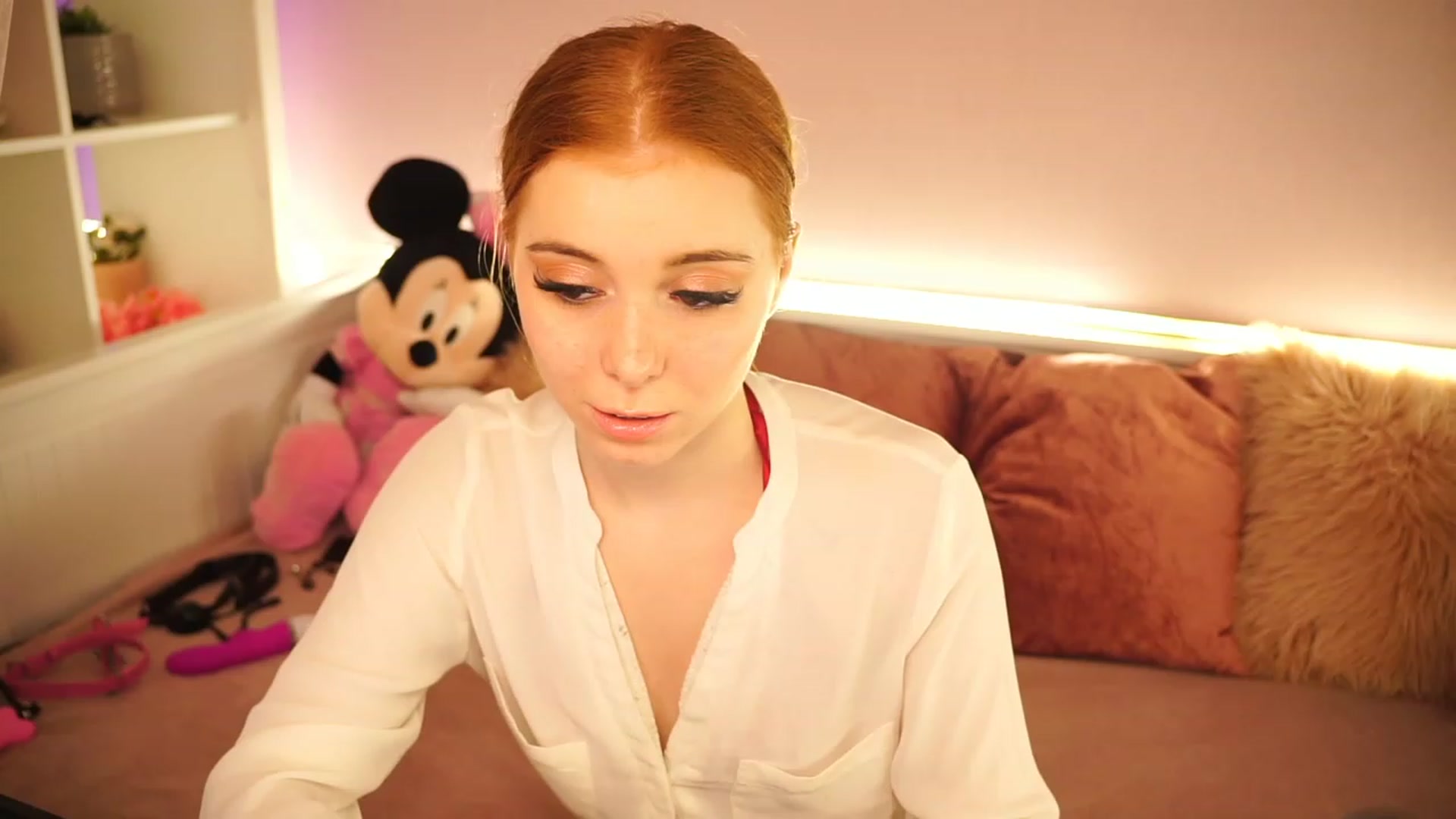 Gallery image thumbnail from Lya_TheCutest's myfreecams stream on, 06/22/2023, 16:34 image 11 of 20