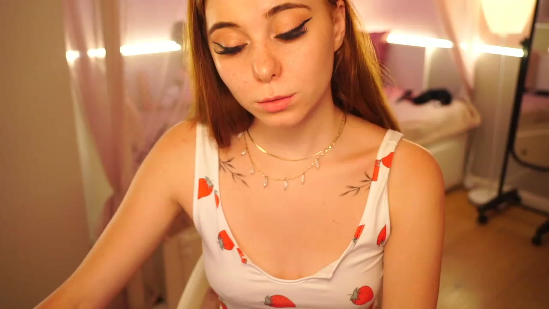 Gallery image thumbnail from Lya_TheCutest's myfreecams stream on, 06/29/2023, 18:16 image 15 of 20