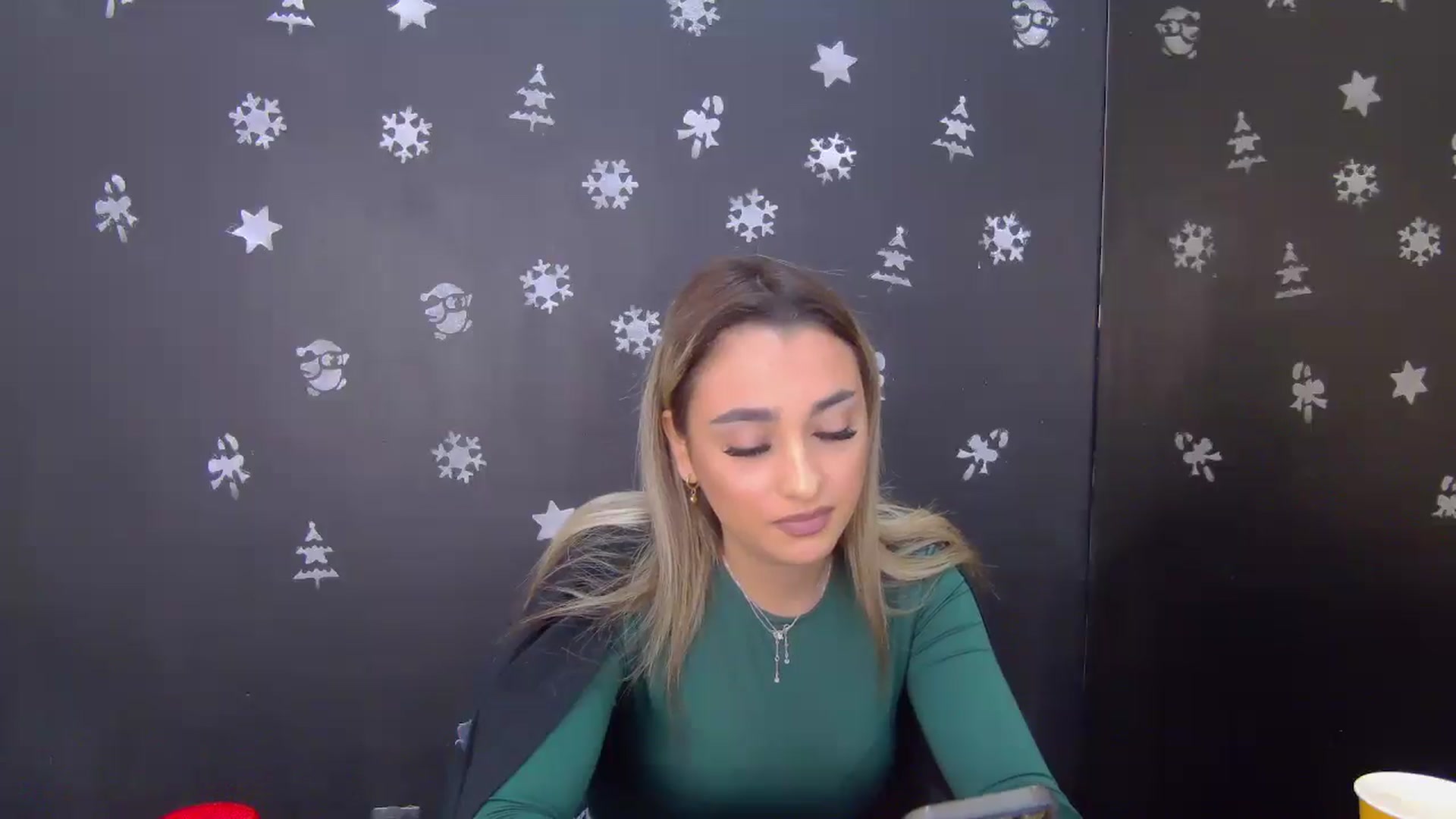 Gallery image thumbnail from Lya_red's myfreecams stream on, 12/24/2025, 13:20 image 4 of 20