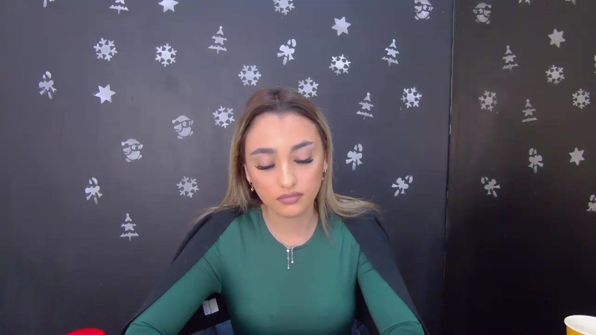 Gallery image thumbnail from Lya_red's myfreecams stream on, 12/24/2025, 13:20 image 10 of 20