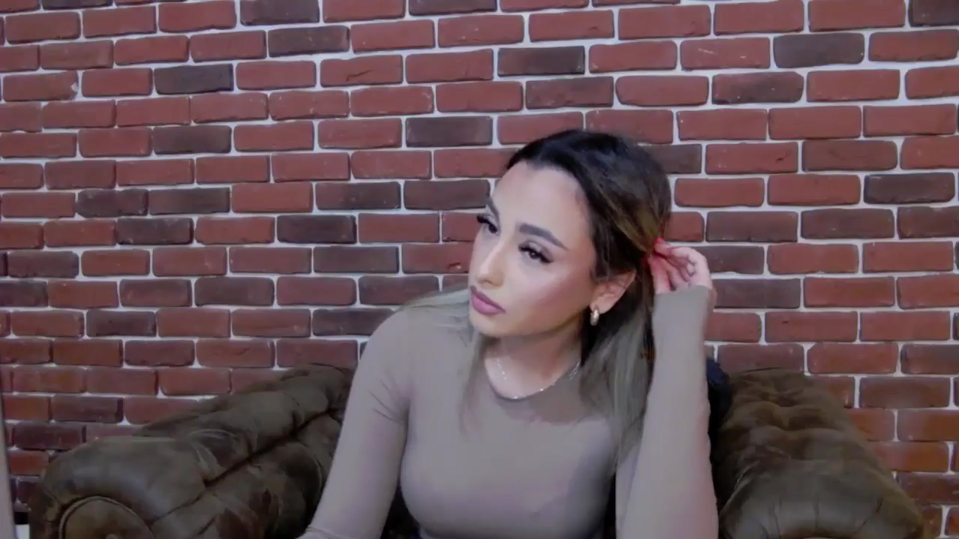 Gallery image thumbnail from Lya_red's myfreecams stream on, 01/12/2026, 13:12 image 11 of 20