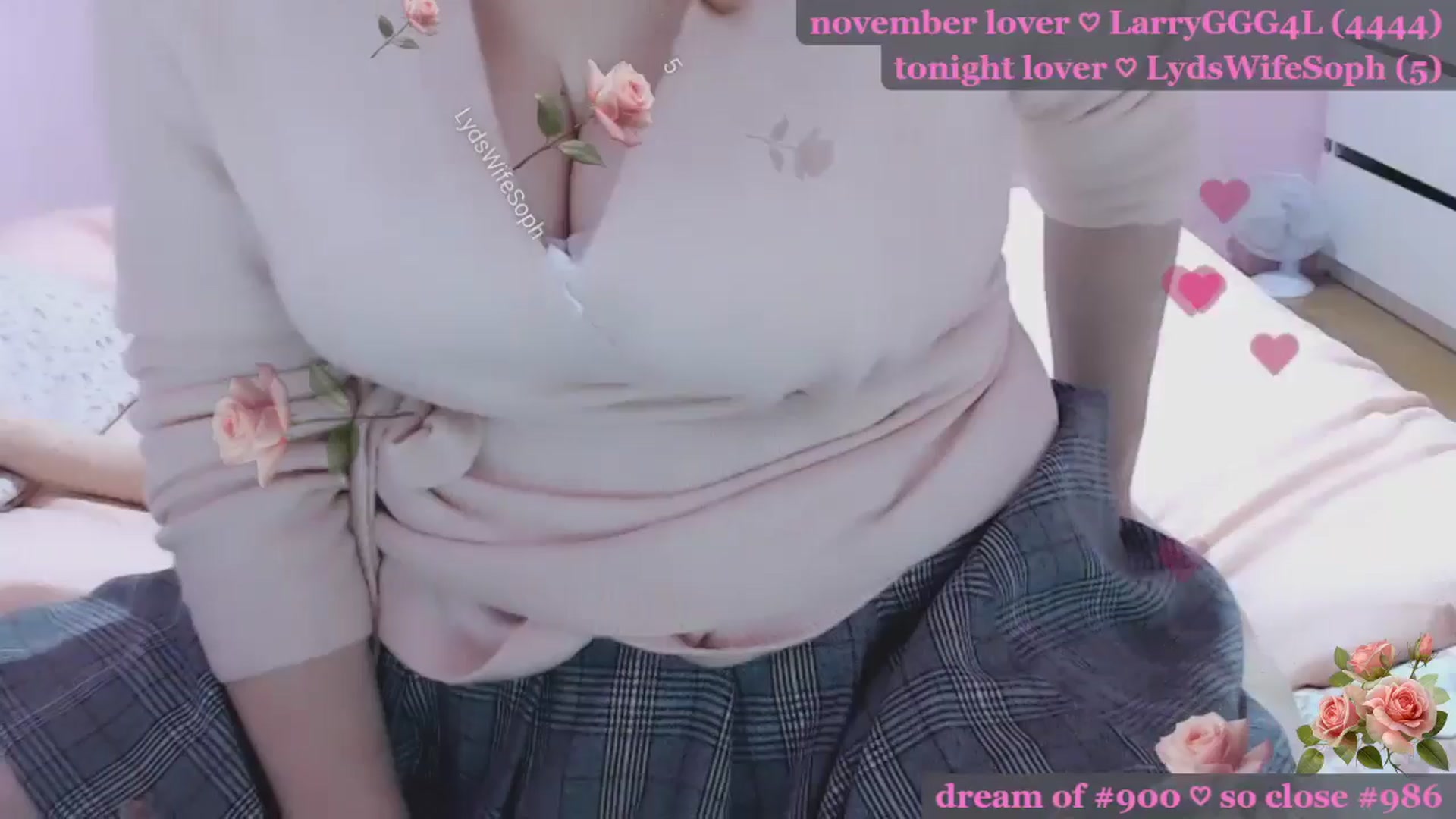 Gallery image thumbnail from Lydia's myfreecams stream on, 11/25/2025, 22:50 image 17 of 20