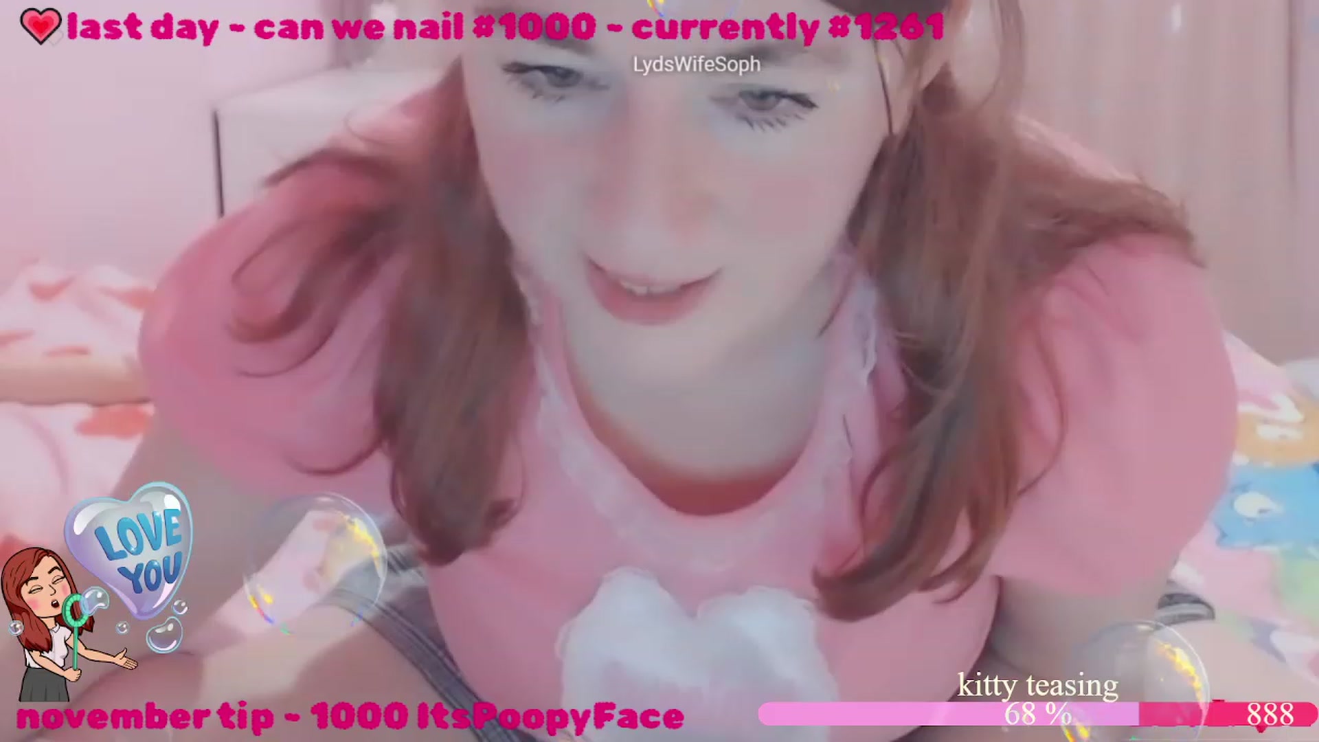 Gallery image thumbnail from LydiaPeach's myfreecams stream on, 11/30/2022, 23:21 image 12 of 20