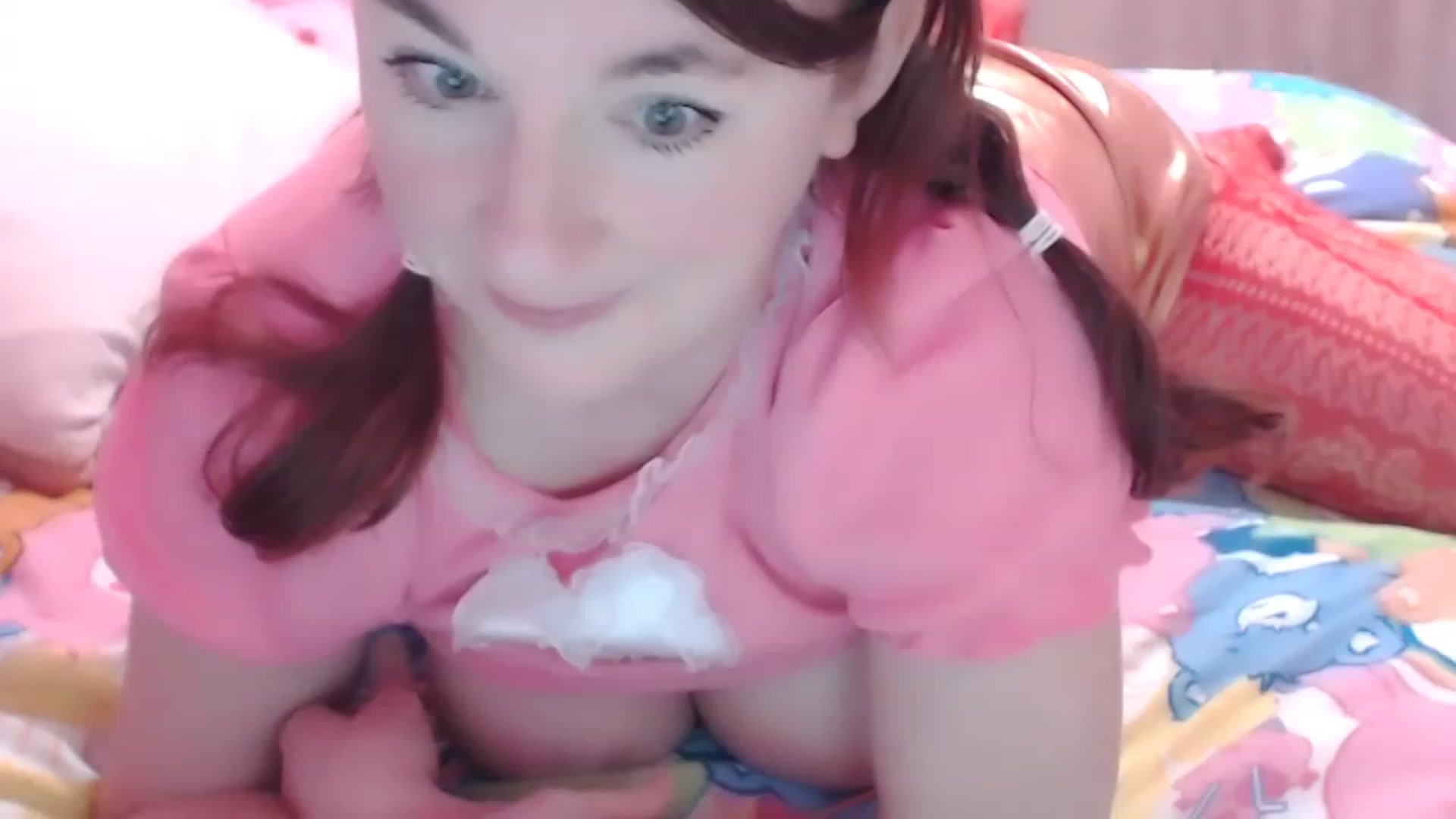 Gallery image thumbnail from LydiaPeach's myfreecams stream on, 12/22/2022, 22:52 image 4 of 20