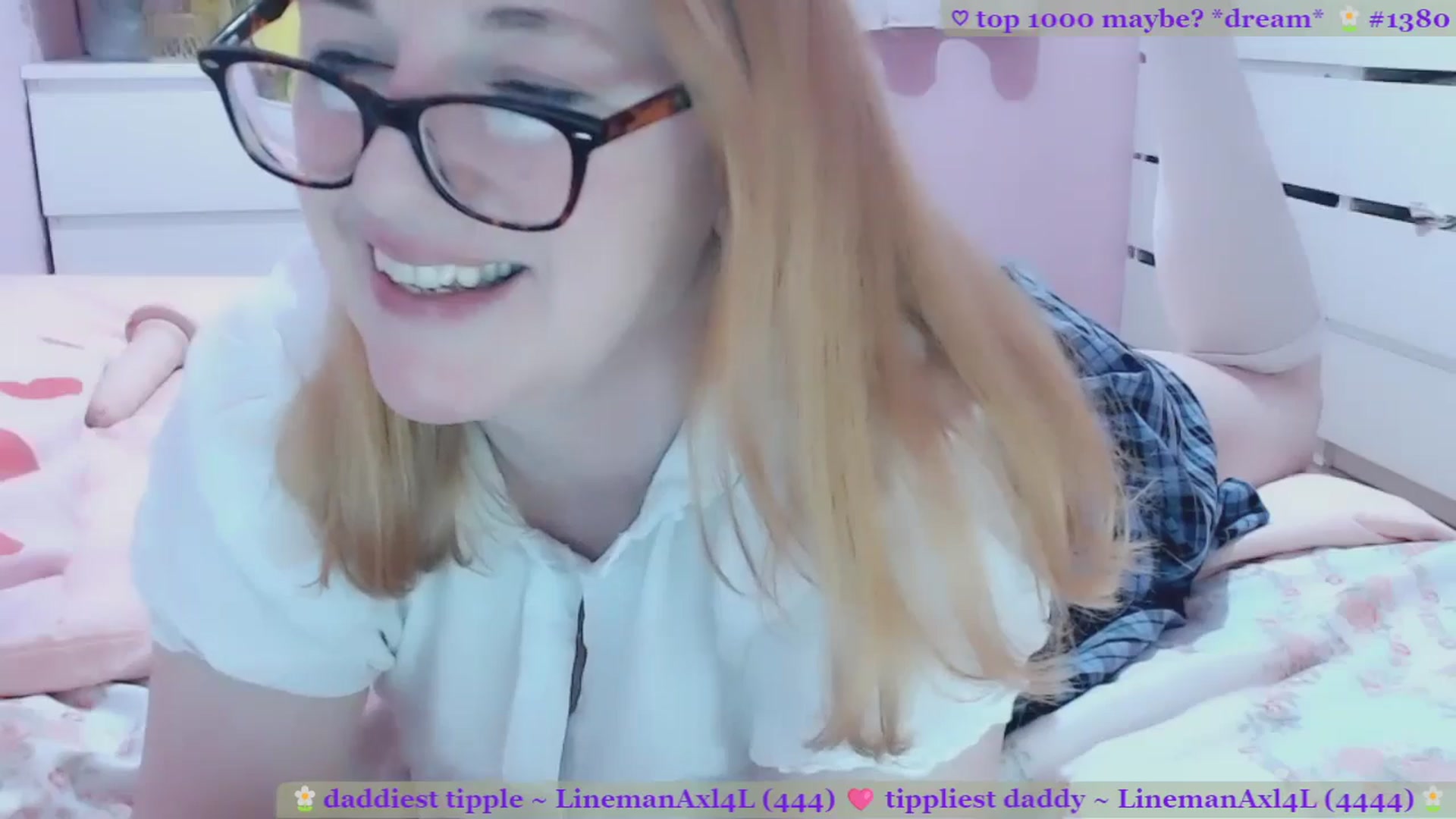 Gallery image thumbnail from LydiaPeach's myfreecams stream on, 04/20/2026, 22:37 image 13 of 20