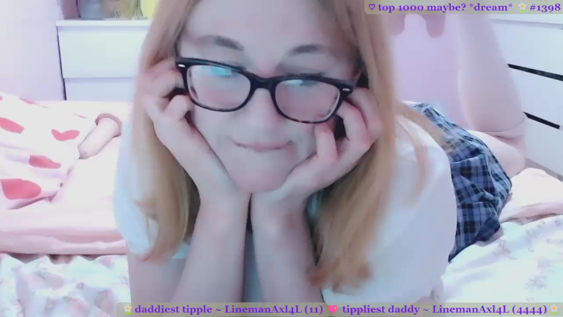 Gallery image thumbnail from LydiaPeach's myfreecams stream on, 04/20/2026, 22:37 image 1 of 20