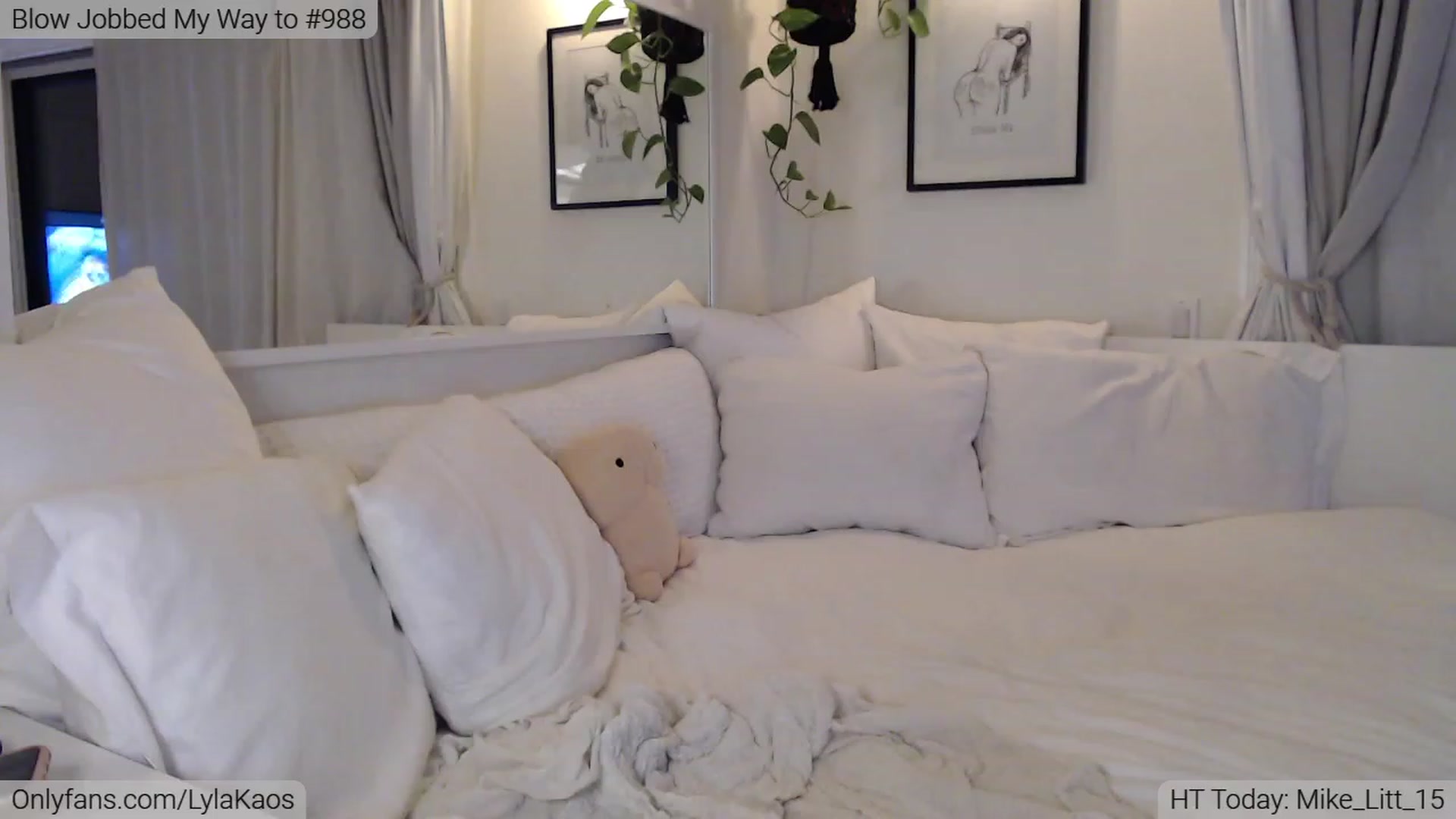 Gallery image thumbnail from LylaKaos's myfreecams stream on, 11/17/2022, 02:26 image 4 of 20