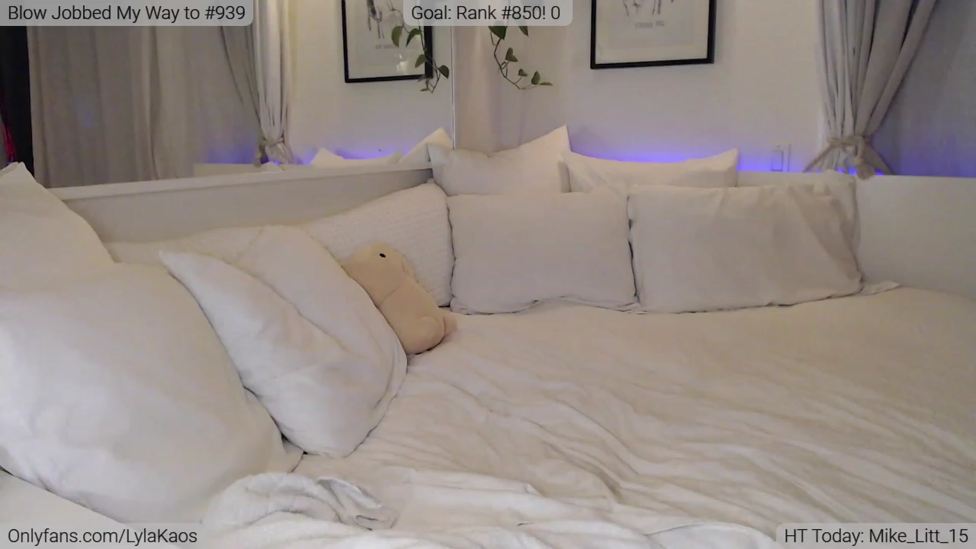Gallery image thumbnail from LylaKaos's myfreecams stream on, 11/18/2022, 01:55 image 4 of 20