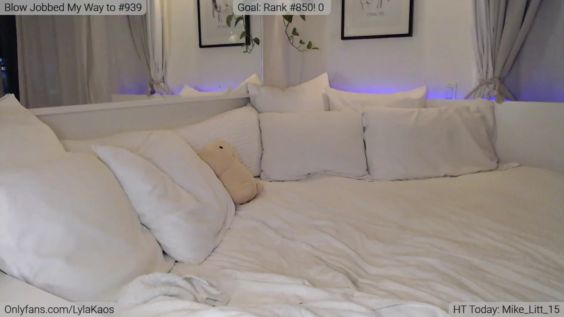 Gallery image thumbnail from LylaKaos's myfreecams stream on, 11/18/2022, 01:55 image 3 of 20