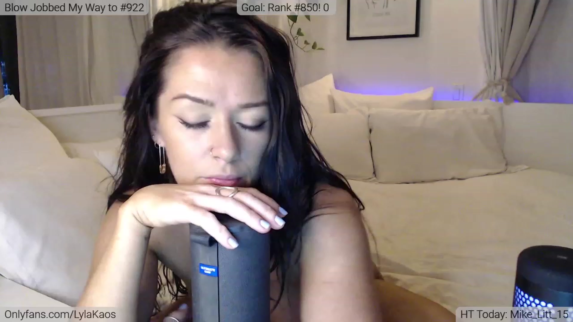 Gallery image thumbnail from LylaKaos's myfreecams stream on, 11/18/2022, 01:55 image 14 of 20
