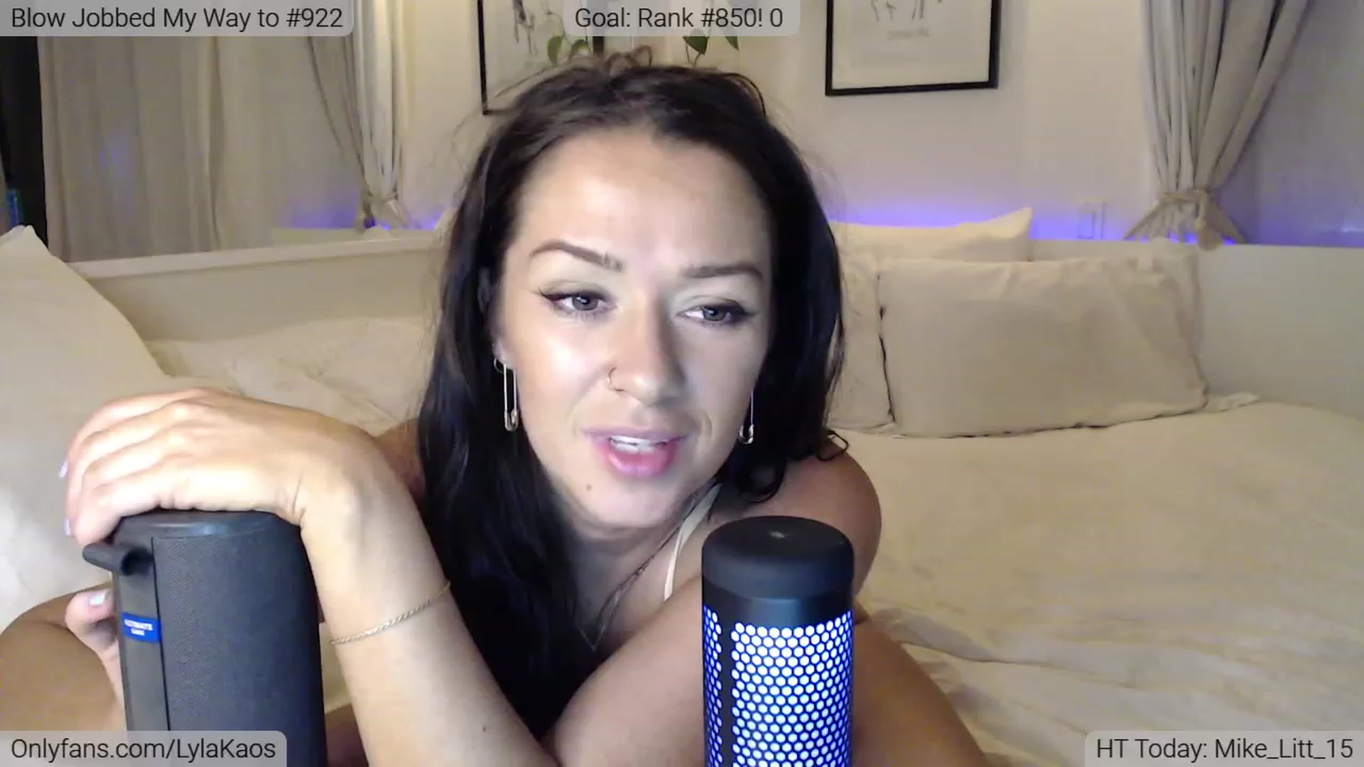 Gallery image thumbnail from LylaKaos's myfreecams stream on, 11/18/2022, 01:55 image 11 of 20