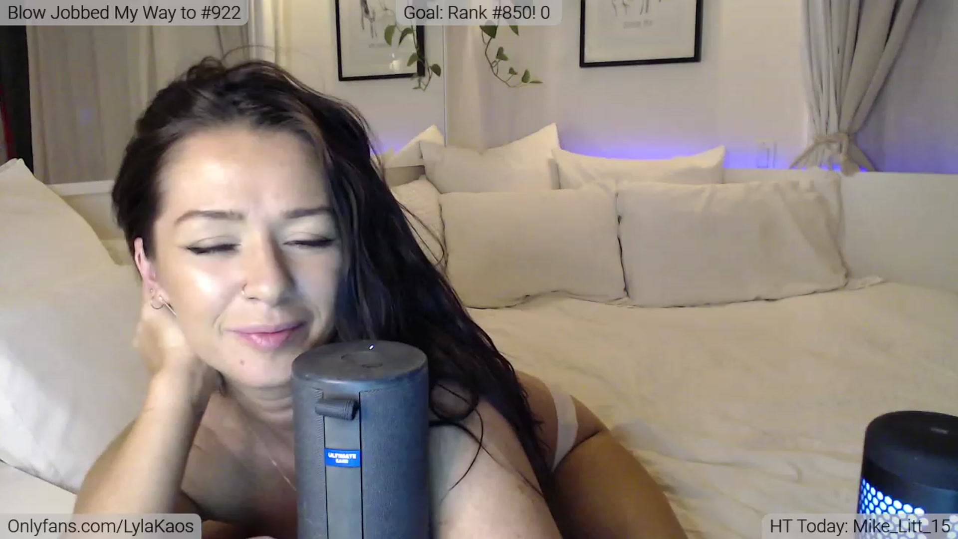 Gallery image thumbnail from LylaKaos's myfreecams stream on, 11/18/2022, 01:55 image 13 of 20