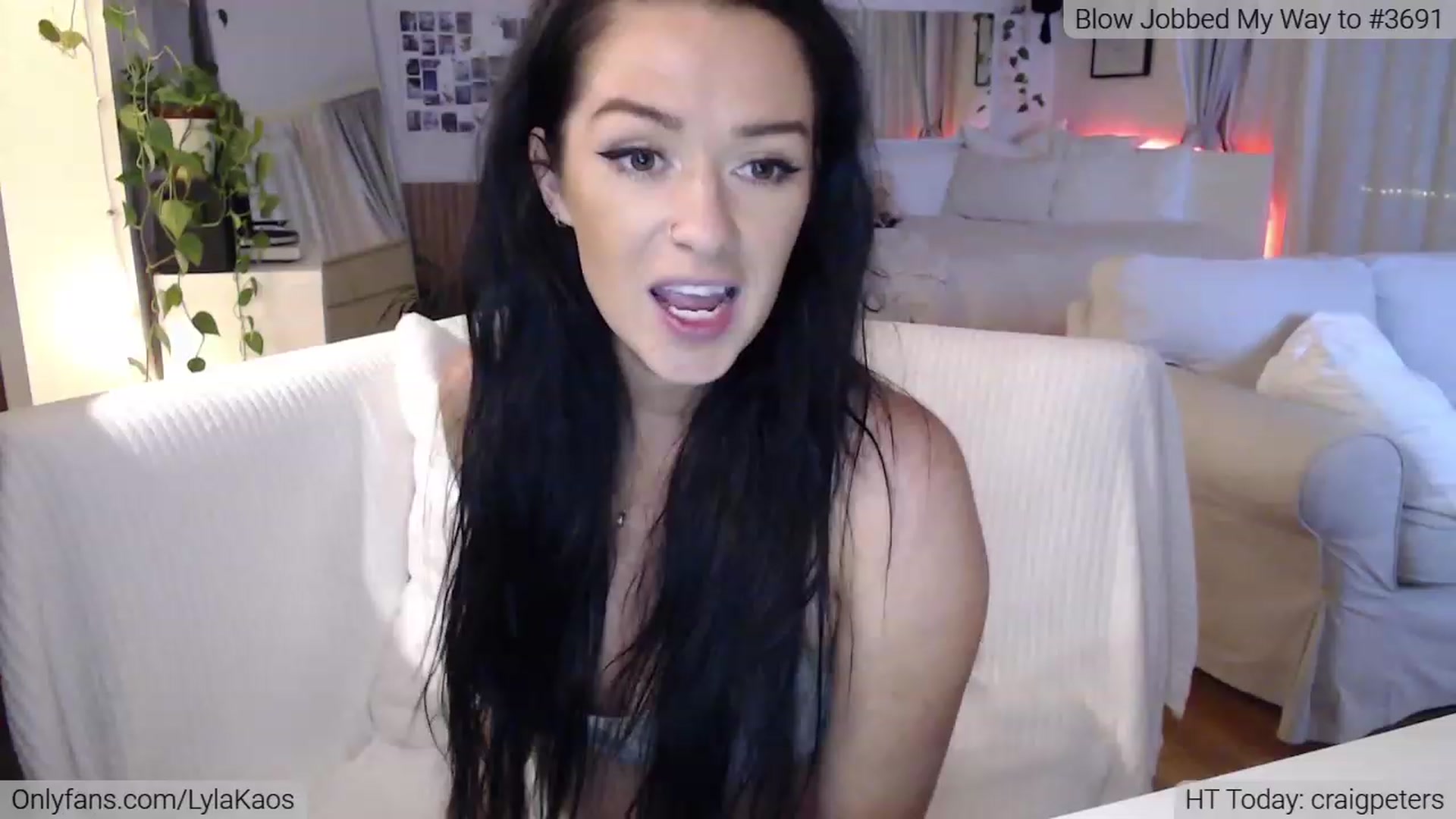 Gallery image thumbnail from LylaKaos's myfreecams stream on, 01/03/2023, 01:53 image 1 of 20