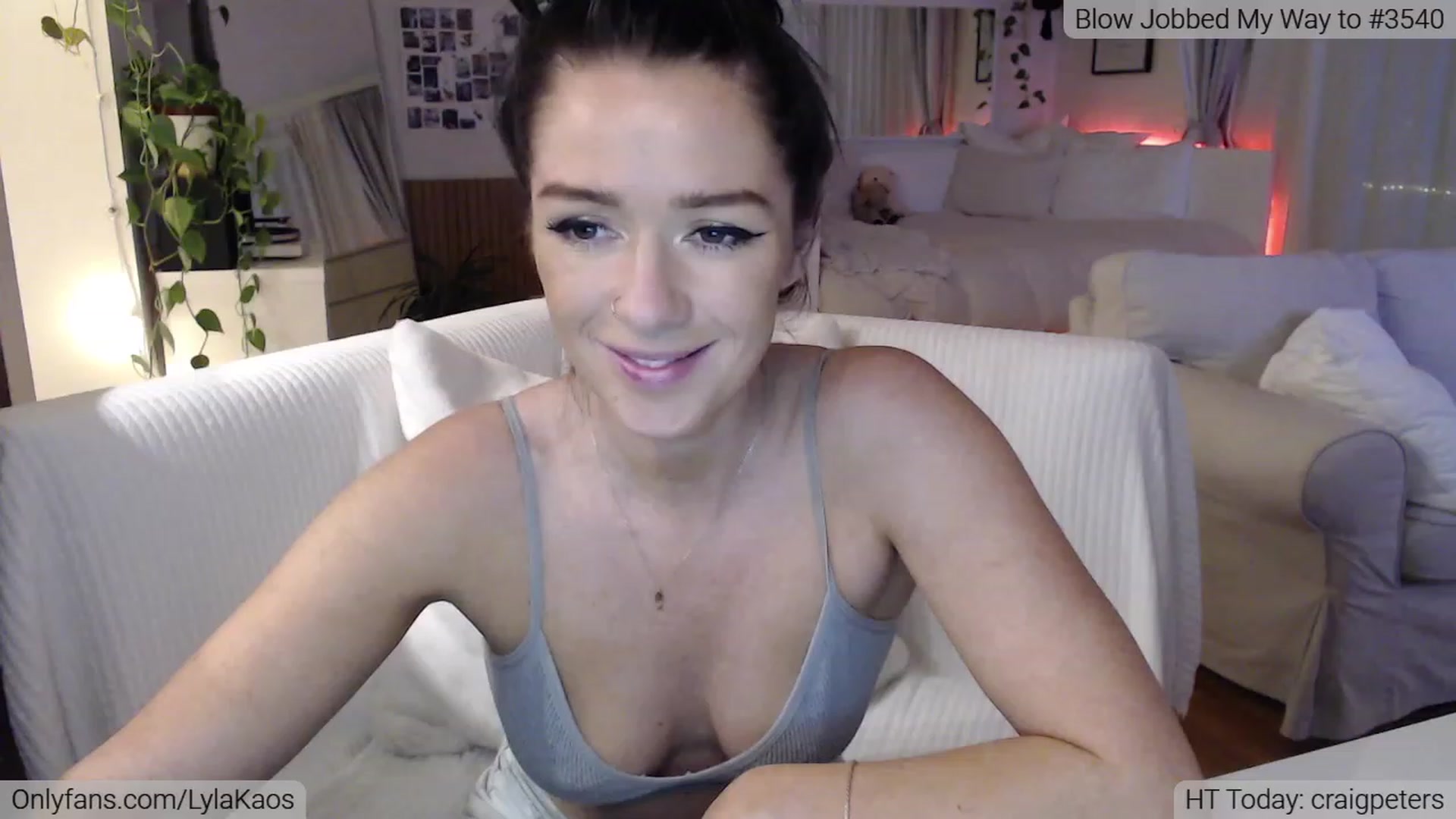 Gallery image thumbnail from LylaKaos's myfreecams stream on, 01/03/2023, 01:53 image 14 of 20