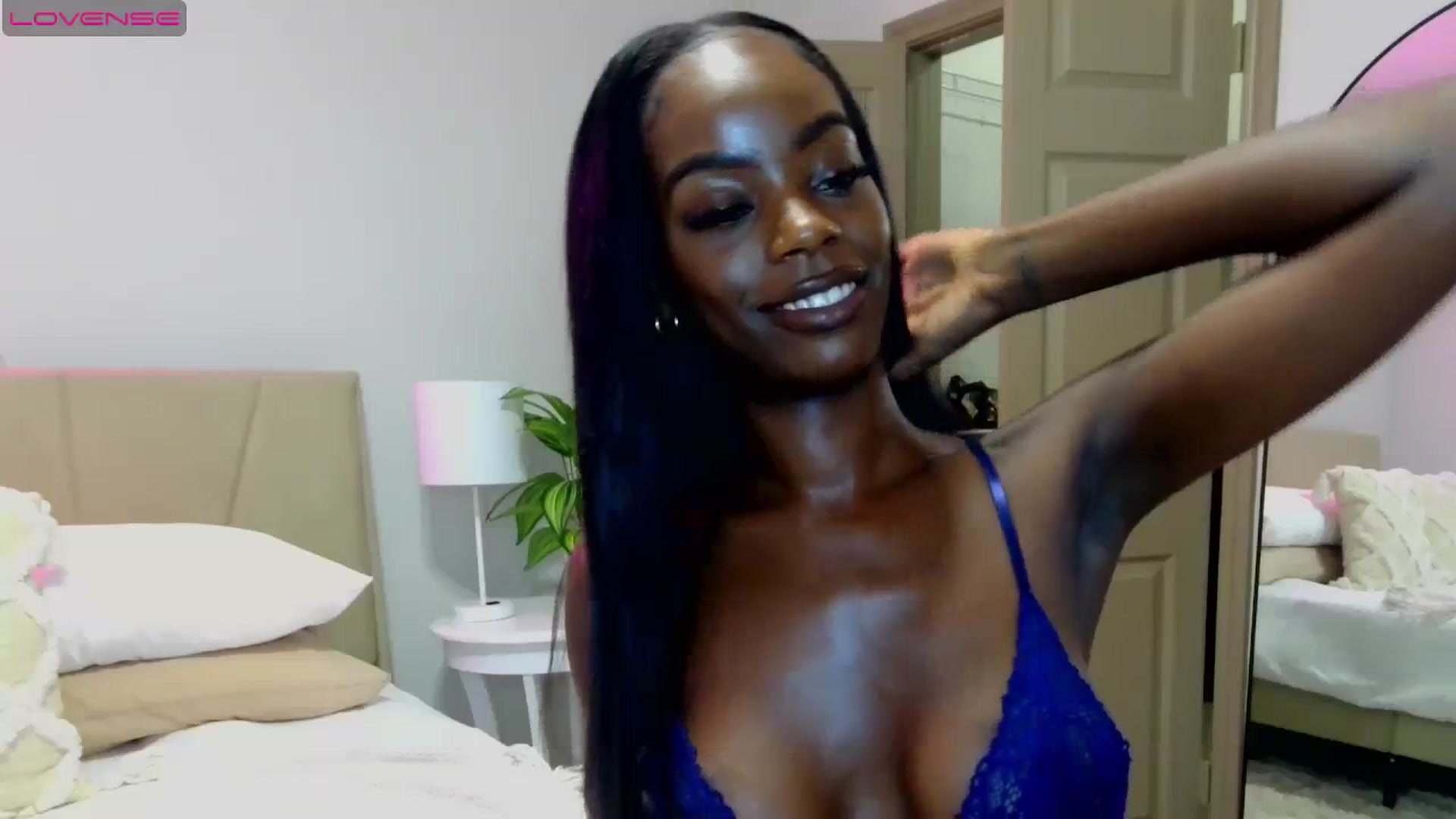 Gallery image thumbnail from Lylajone's myfreecams stream on, 07/26/2023, 02:17 image 6 of 20