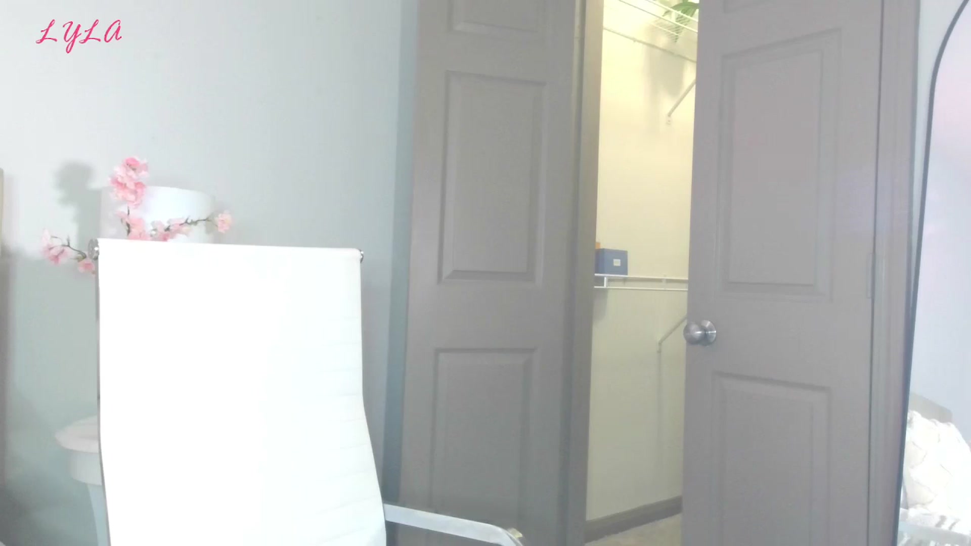 Gallery image thumbnail from Lylajone's myfreecams stream on, 09/07/2023, 02:48 image 3 of 20