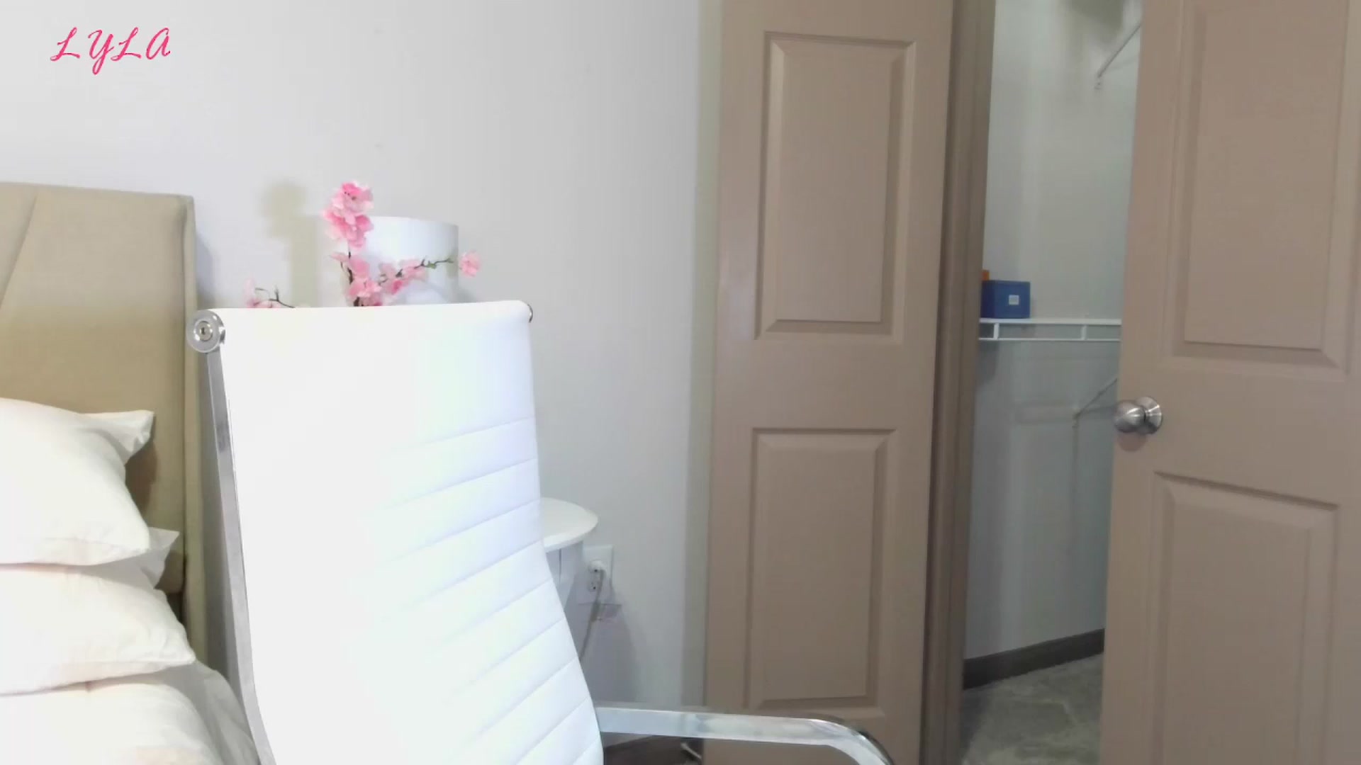 Gallery image thumbnail from Lylajone's myfreecams stream on, 09/07/2023, 03:18 image 17 of 20