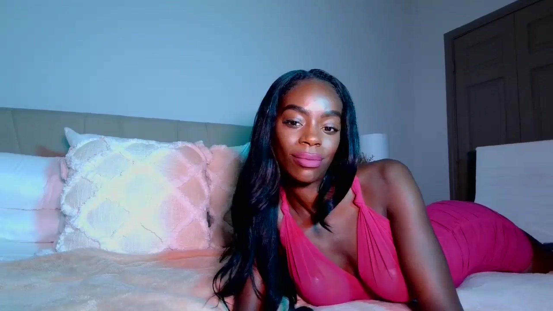Gallery image thumbnail from Lylajone's myfreecams stream on, 11/03/2023, 12:34 image 14 of 20