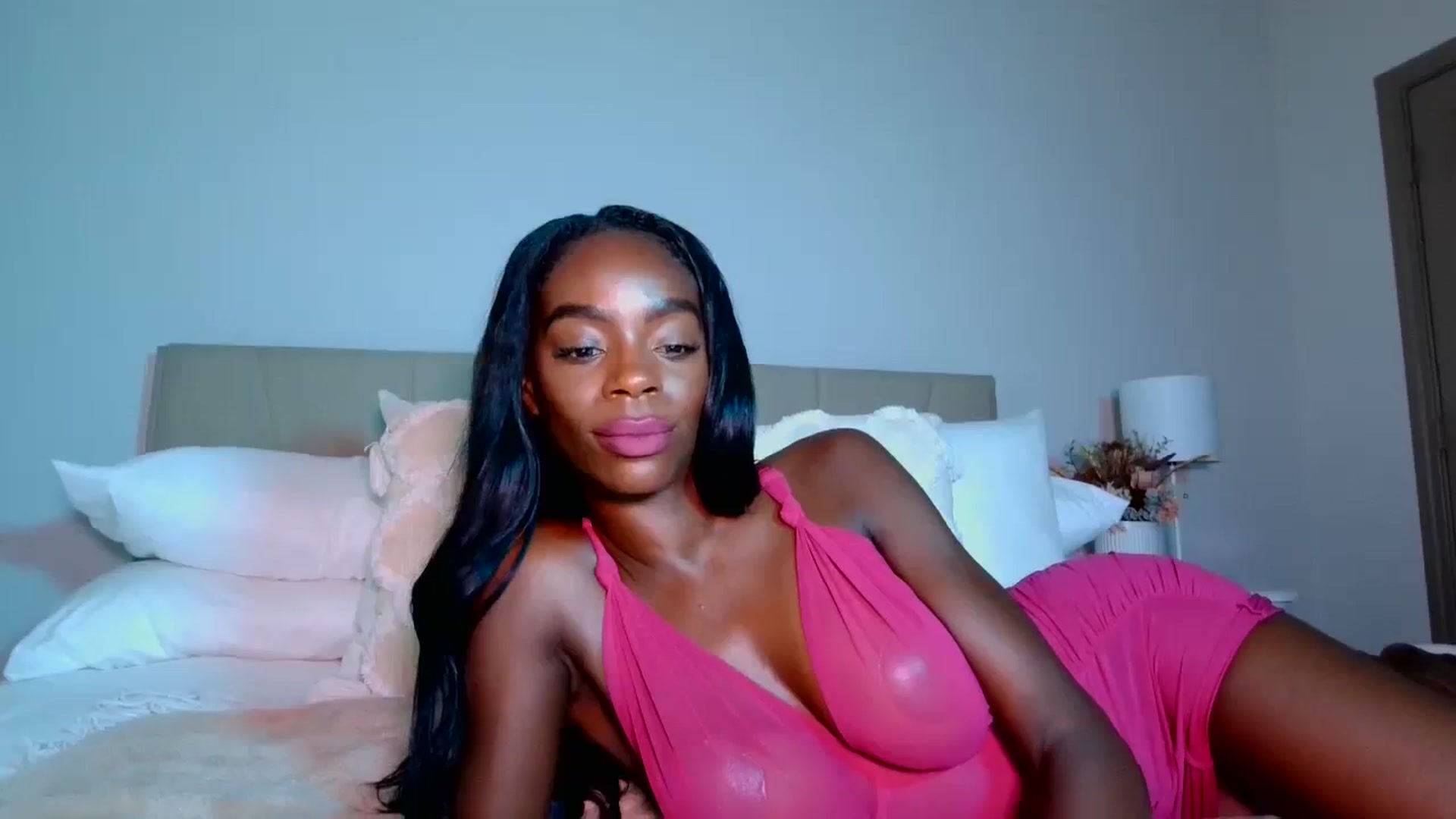 Gallery image thumbnail from Lylajone's myfreecams stream on, 11/03/2023, 13:01 image 10 of 20