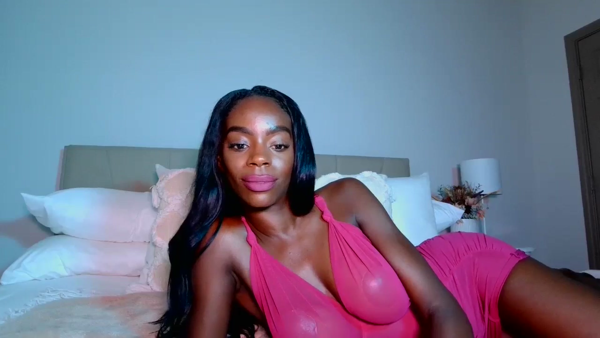 Gallery image thumbnail from Lylajone's myfreecams stream on, 11/03/2023, 13:01 image 4 of 20