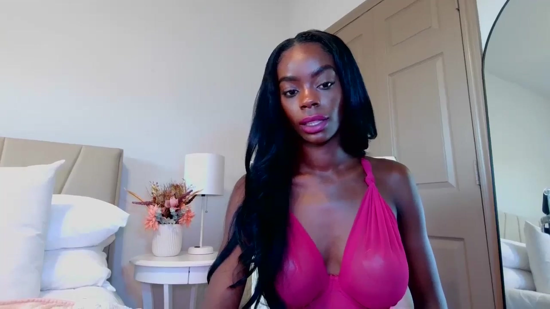 Gallery image thumbnail from Lylajone's myfreecams stream on, 11/03/2023, 14:10 image 11 of 20