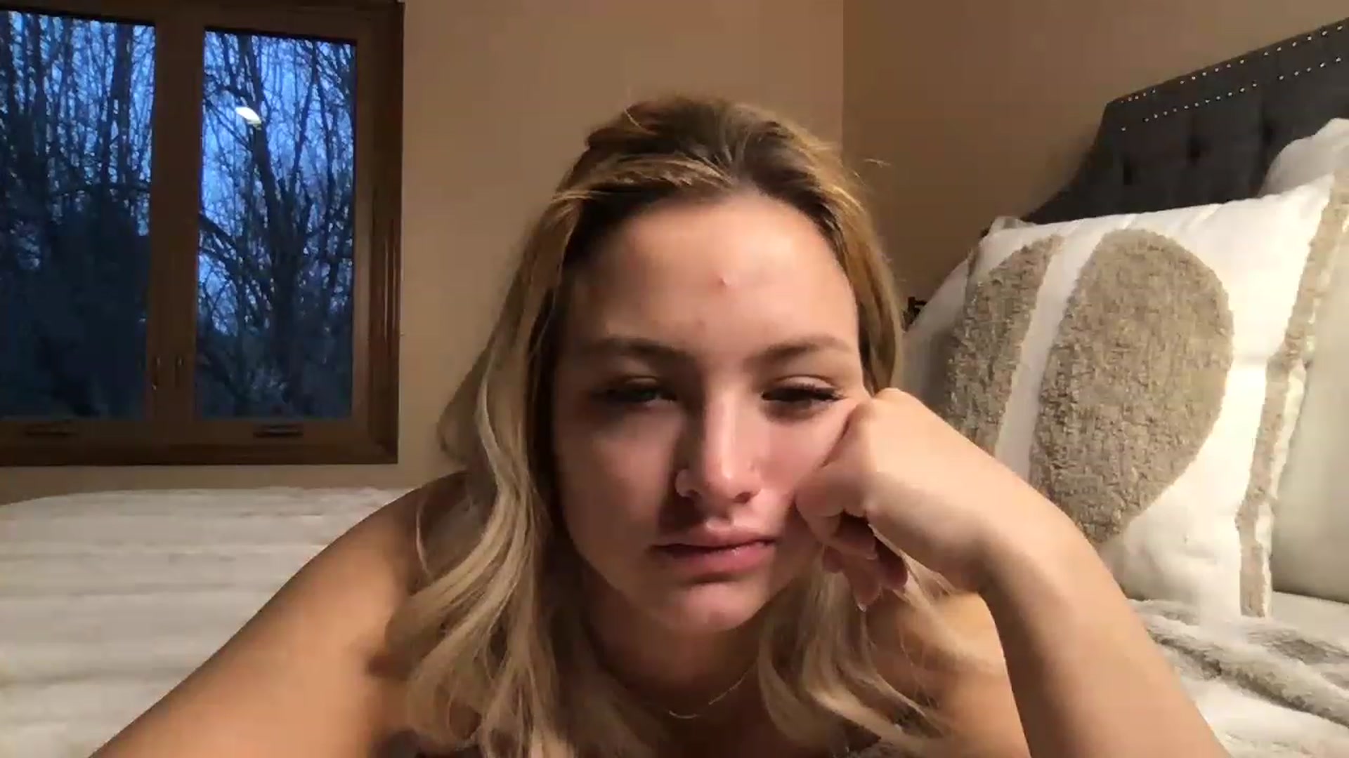 Gallery image thumbnail from Lynn_6's myfreecams stream on, 02/06/2023, 13:17 image 18 of 20
