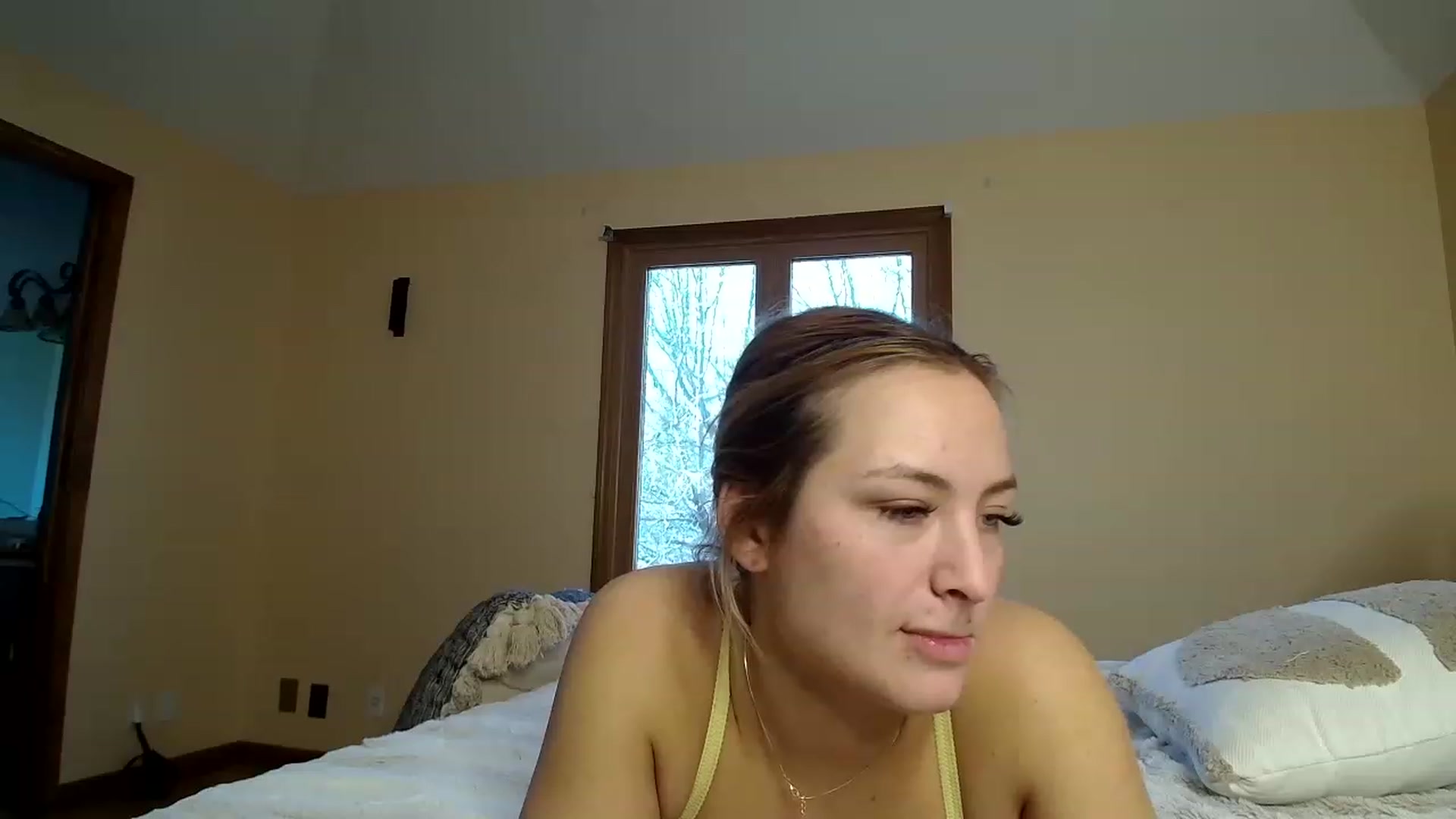 Gallery image thumbnail from Lynn_6's myfreecams stream on, 02/09/2023, 16:52 image 7 of 20