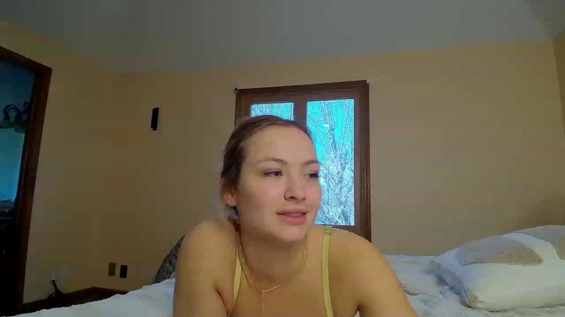 Gallery image thumbnail from Lynn_6's myfreecams stream on, 02/09/2023, 16:52 image 6 of 20