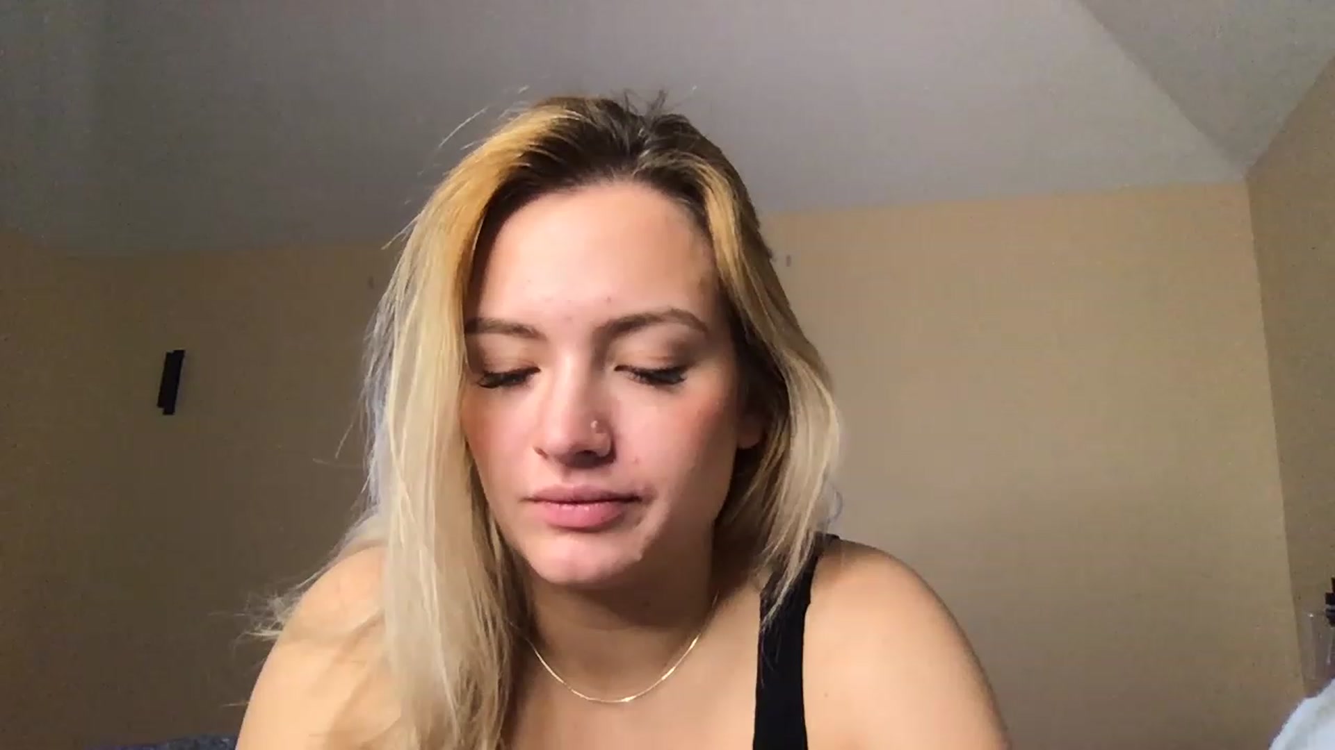 Gallery image thumbnail from Lynn_6's myfreecams stream on, 02/17/2023, 14:59 image 4 of 20
