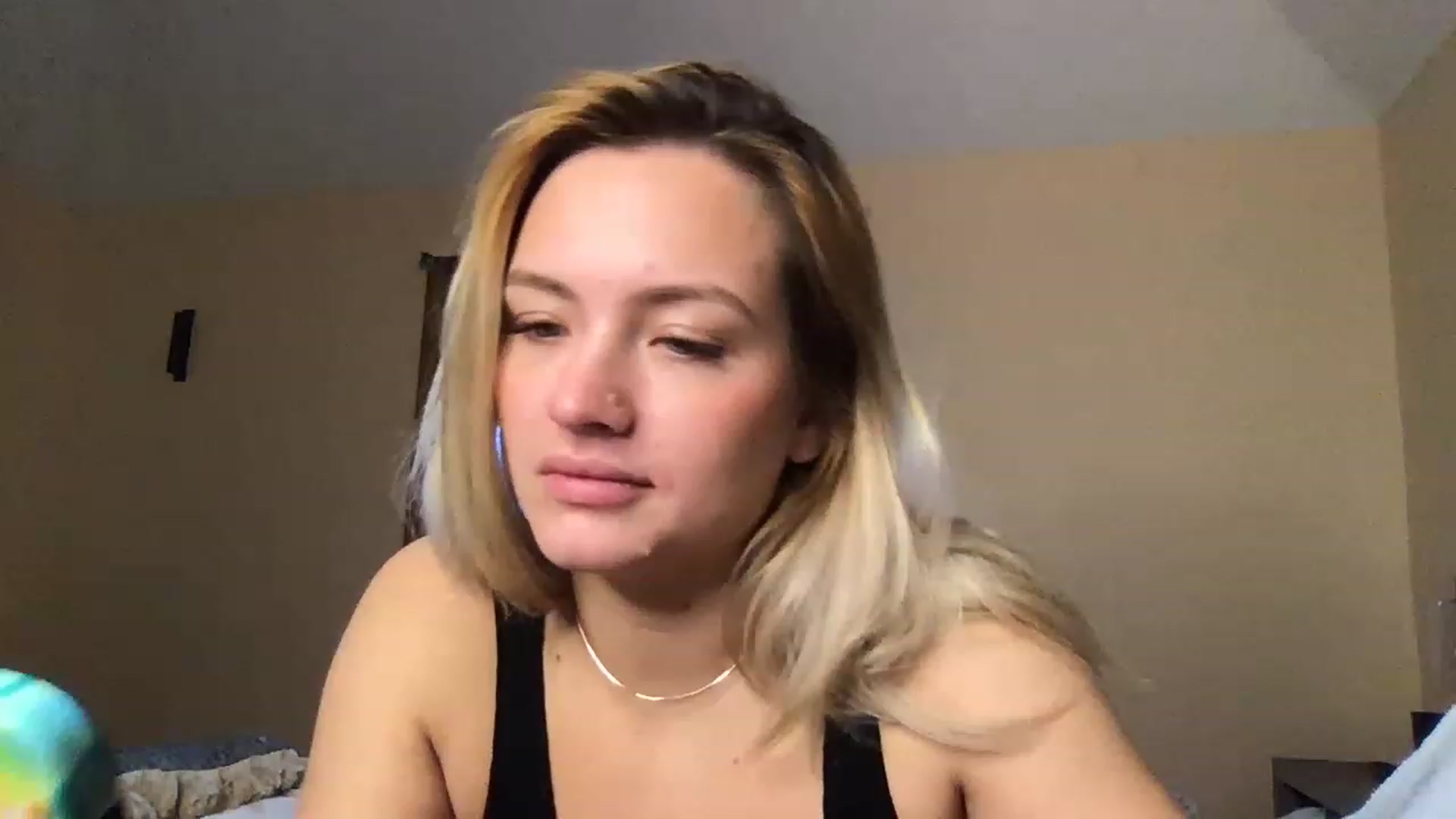Gallery image thumbnail from Lynn_6's myfreecams stream on, 02/17/2023, 14:59 image 14 of 20