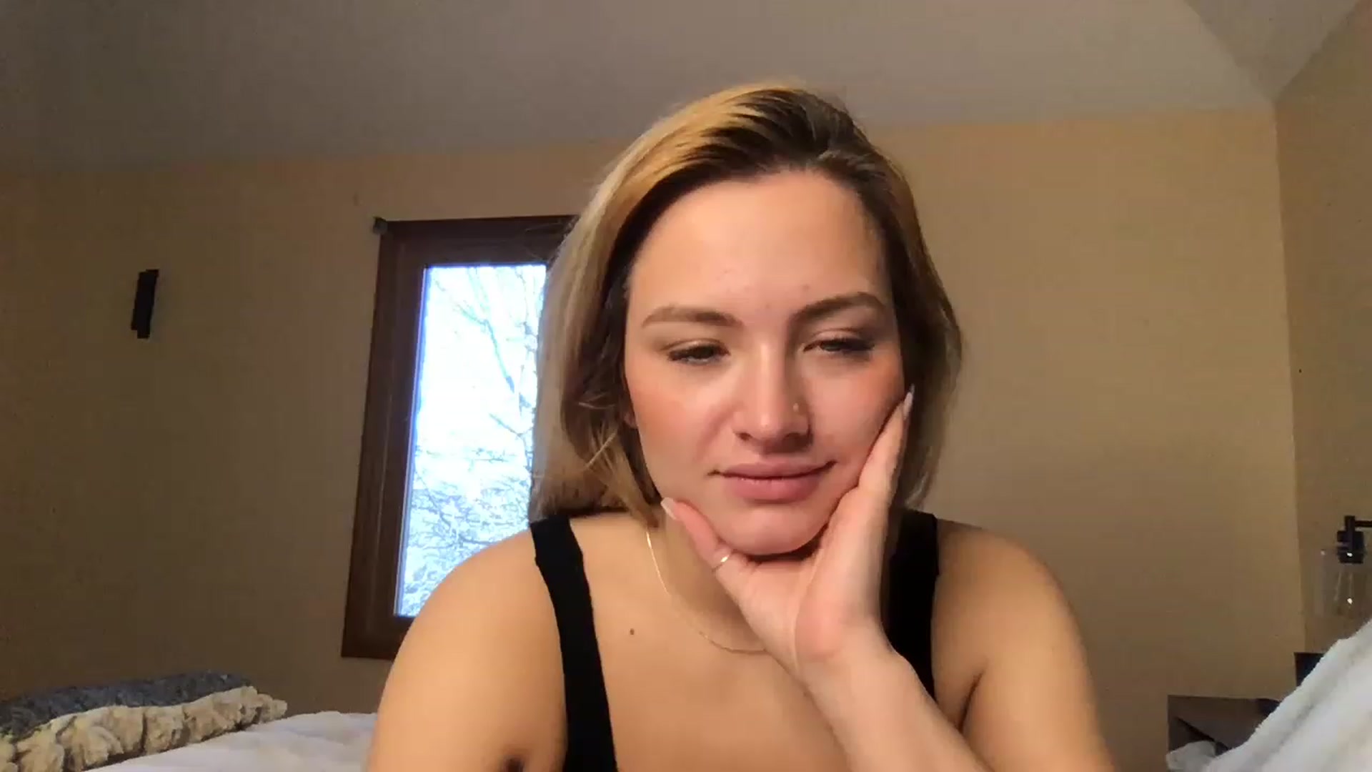 Gallery image thumbnail from Lynn_6's myfreecams stream on, 02/17/2023, 14:59 image 11 of 20