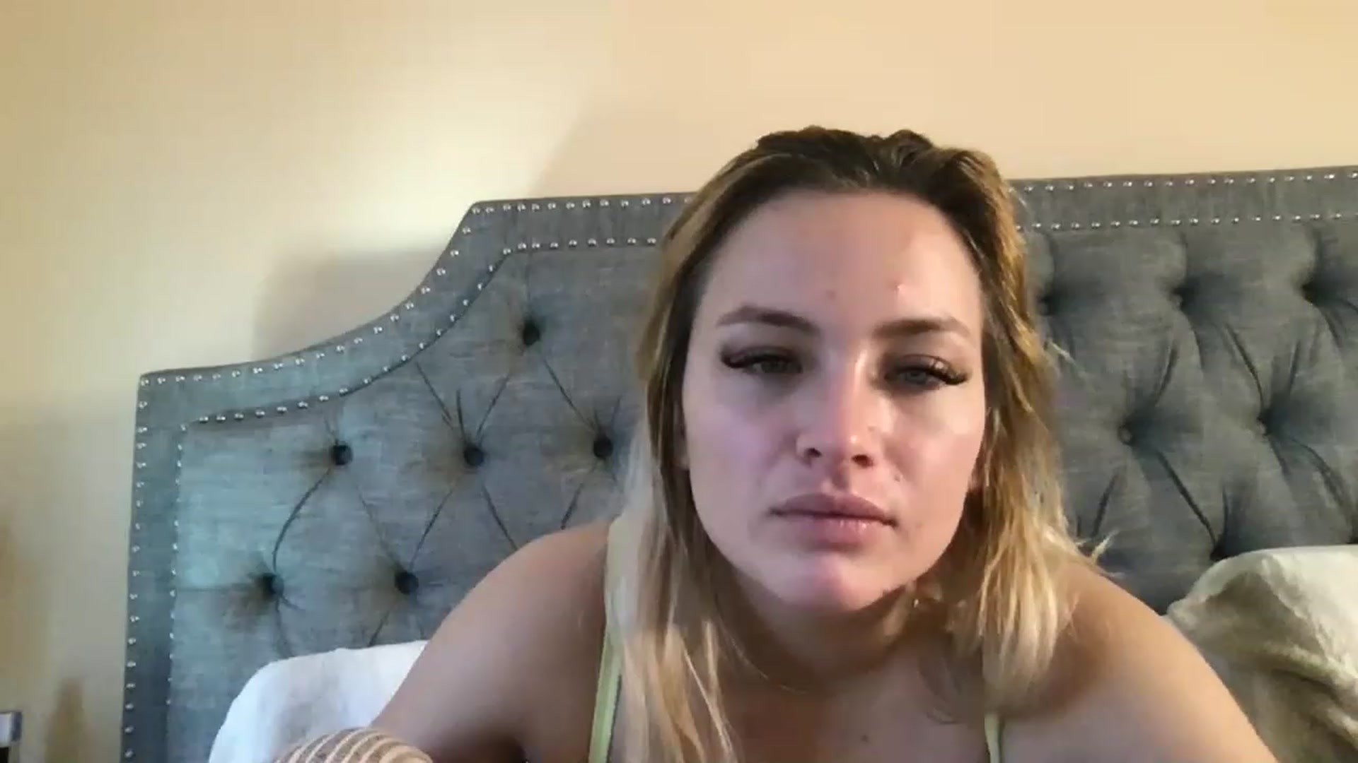 Gallery image thumbnail from Lynn_6's myfreecams stream on, 02/24/2023, 17:54 image 13 of 20