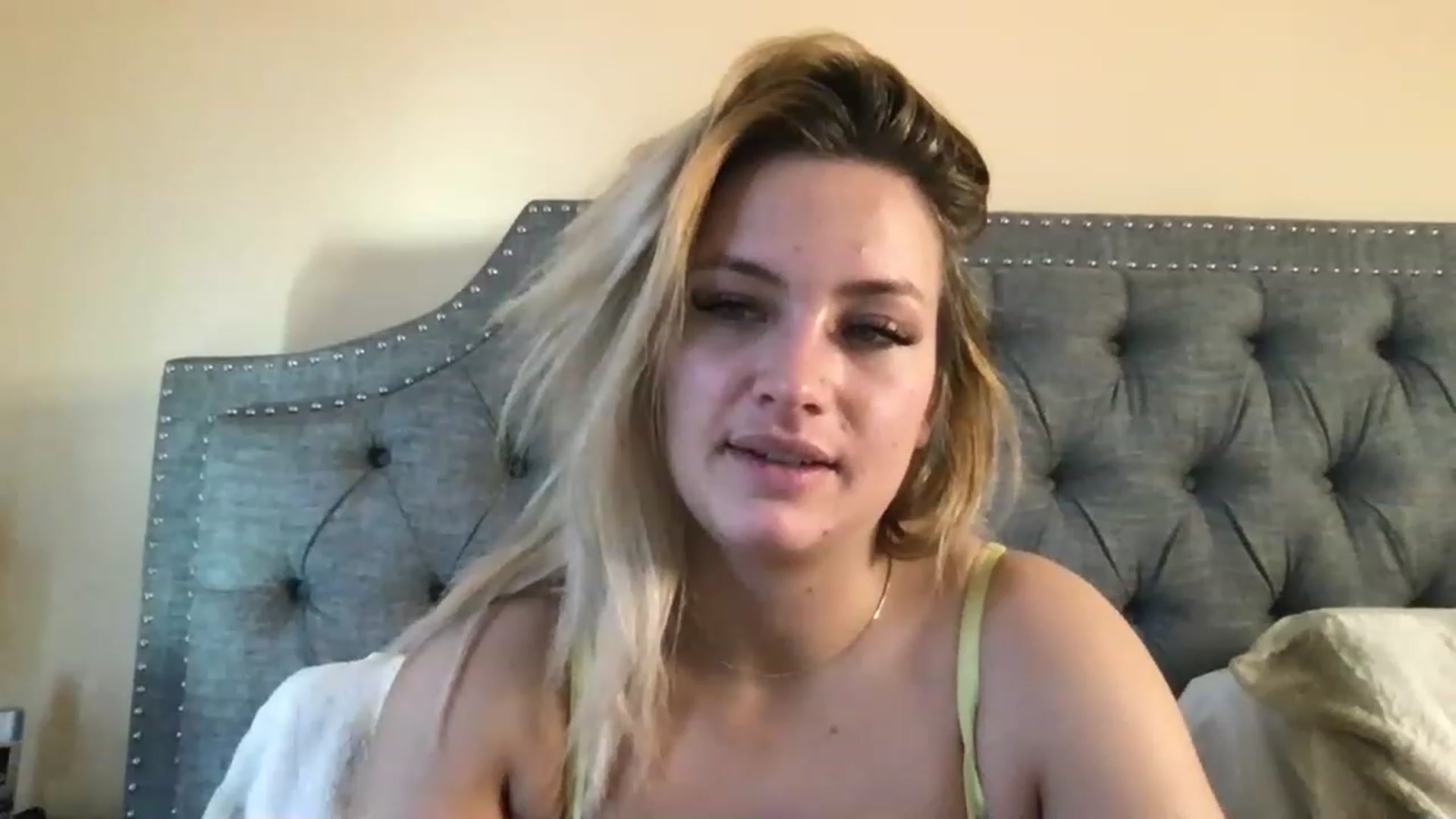 Gallery image thumbnail from Lynn_6's myfreecams stream on, 02/24/2023, 17:54 image 9 of 20