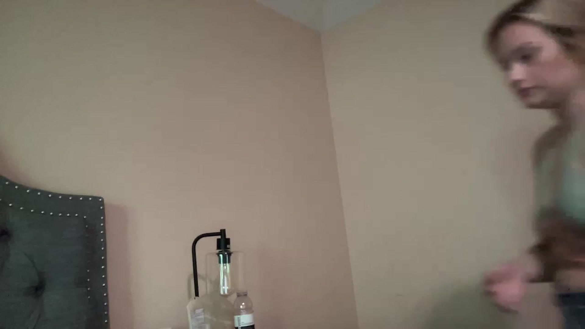 Gallery image thumbnail from Lynn_6's myfreecams stream on, 05/09/2023, 13:17 image 8 of 20
