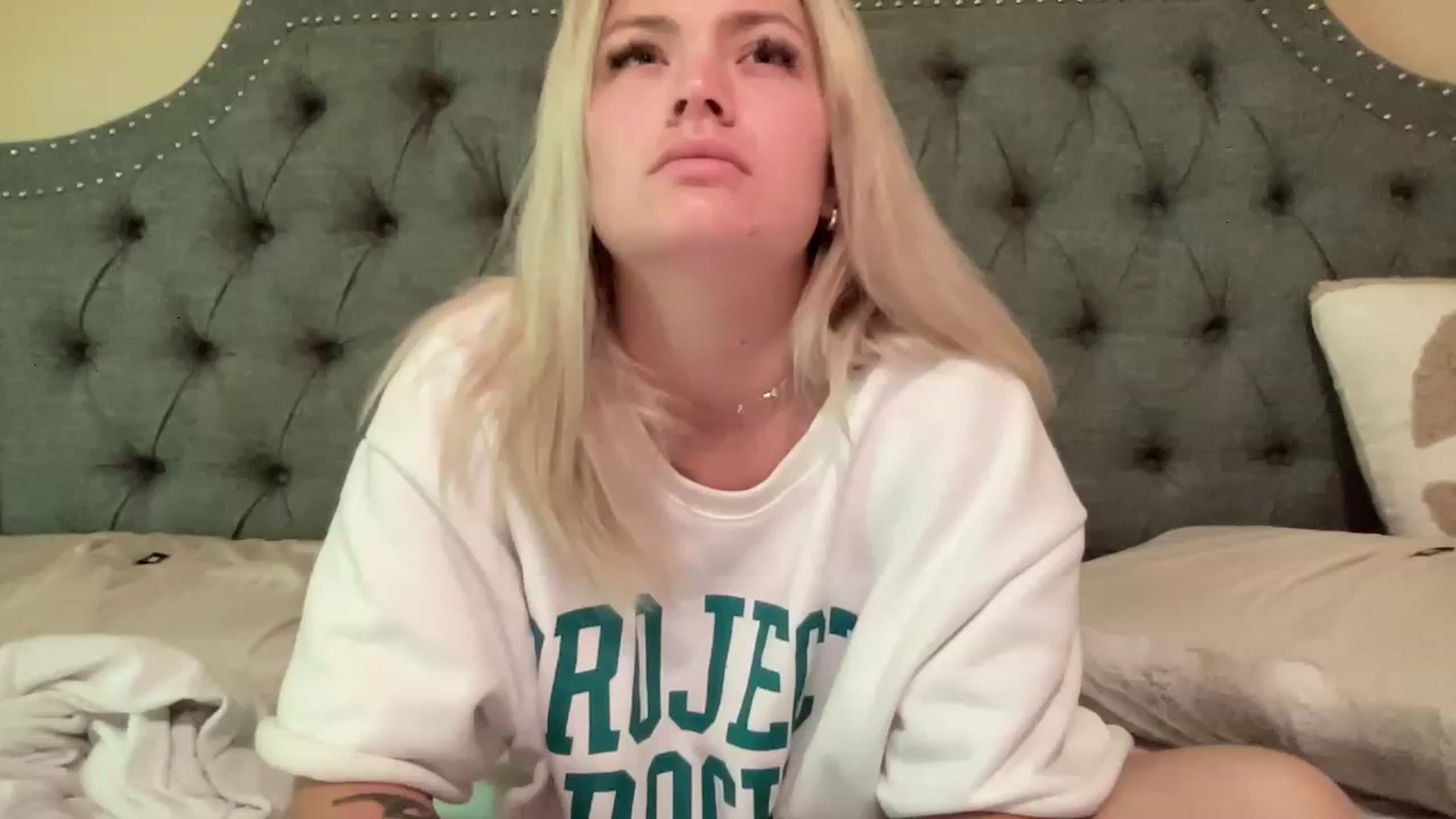 Gallery image thumbnail from Lynn_6's myfreecams stream on, 05/18/2023, 14:08 image 17 of 20
