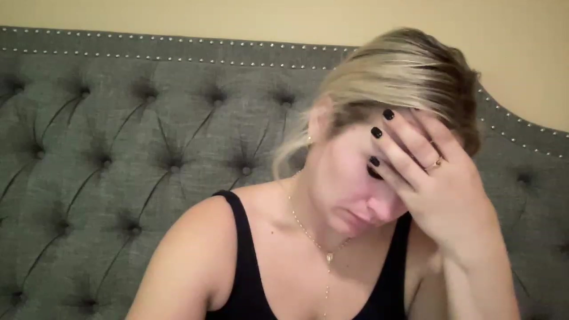 Gallery image thumbnail from Lynn_6's myfreecams stream on, 05/19/2023, 12:44 image 20 of 20