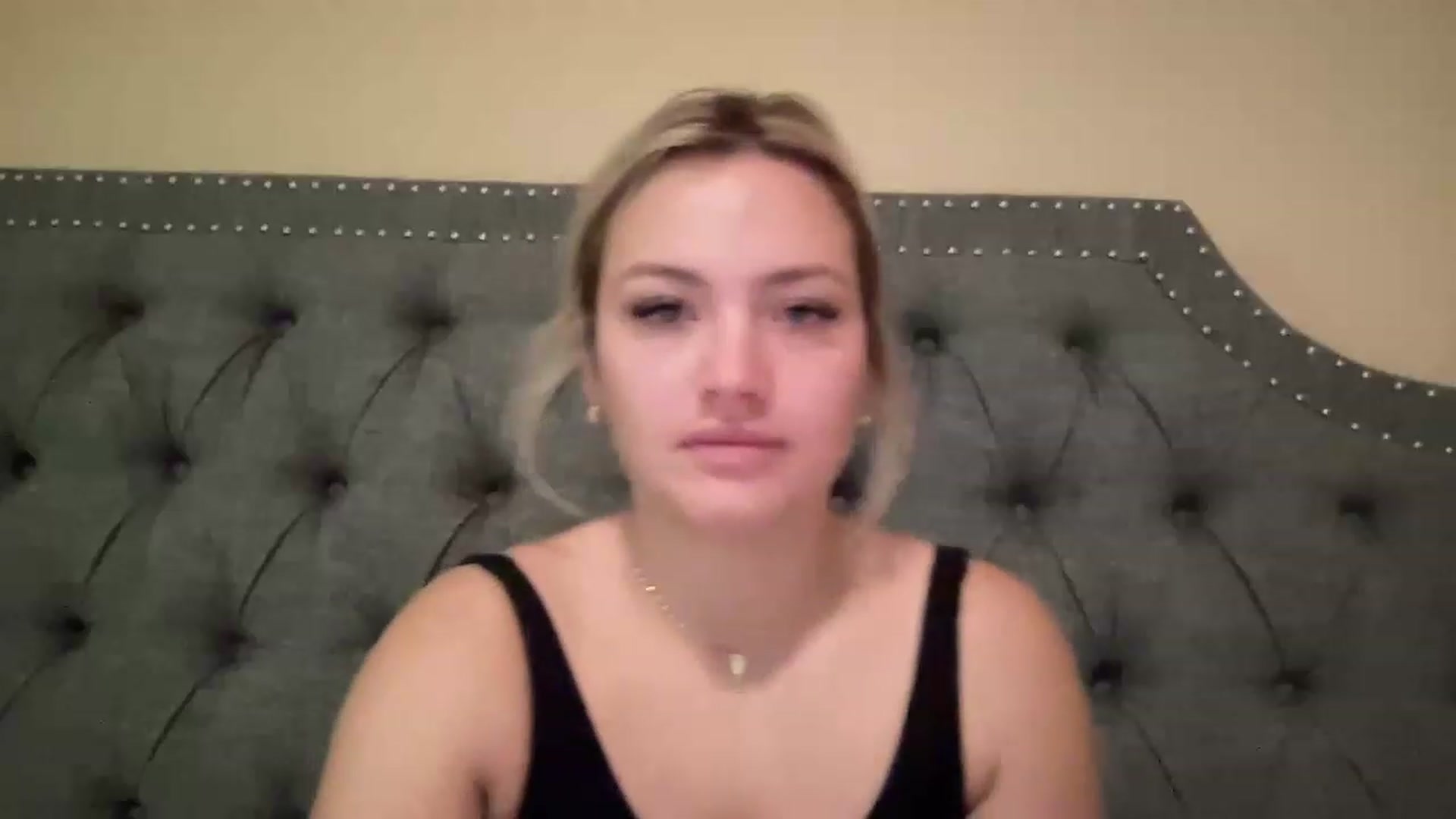 Gallery image thumbnail from Lynn_6's myfreecams stream on, 05/19/2023, 12:44 image 5 of 20
