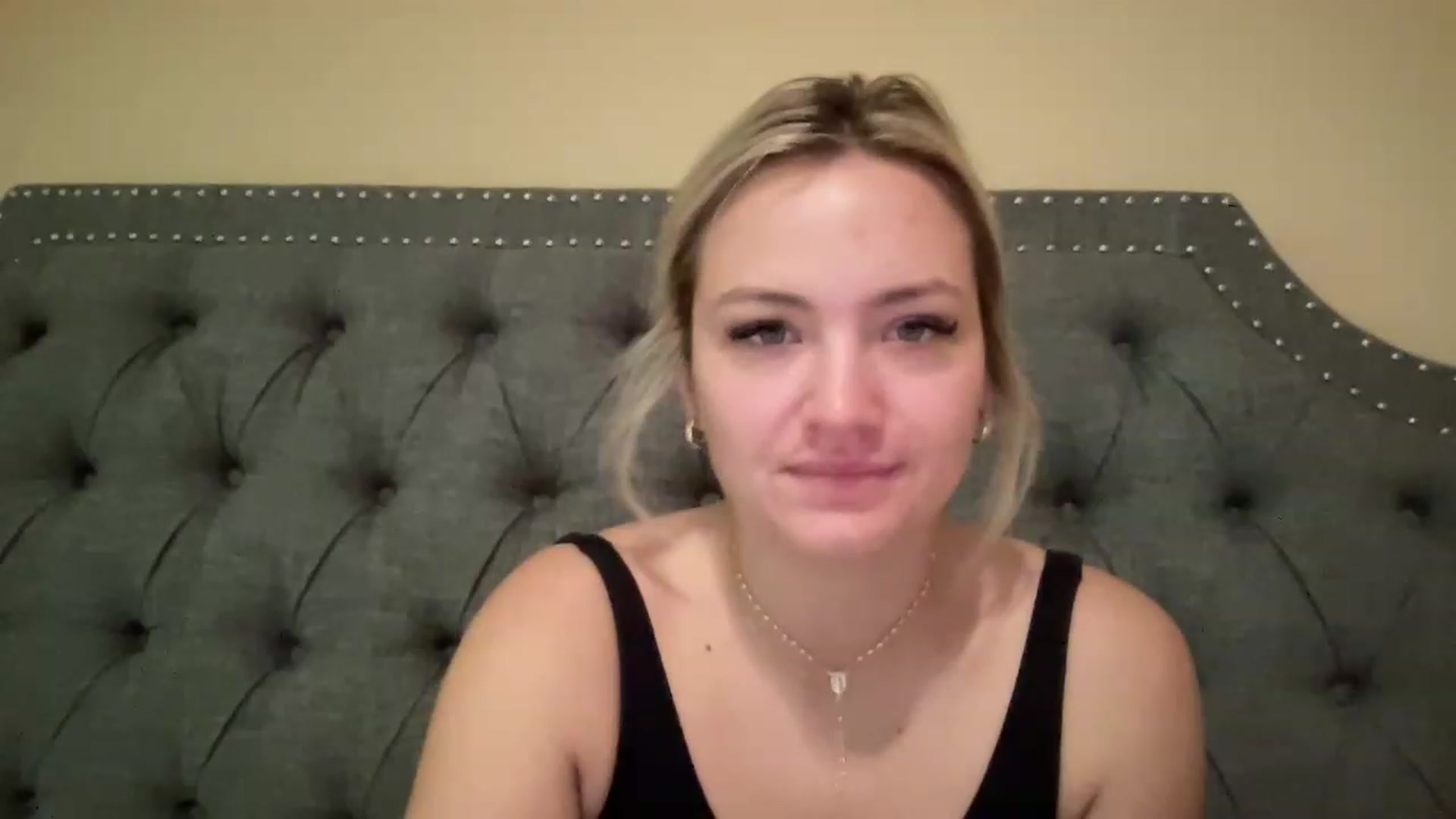 Gallery image thumbnail from Lynn_6's myfreecams stream on, 05/19/2023, 12:44 image 4 of 20