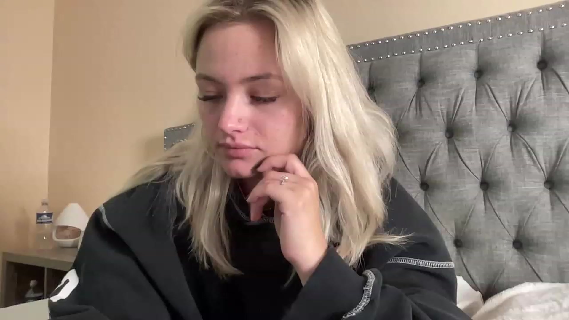 Gallery image thumbnail from Lynn_6's myfreecams stream on, 05/22/2023, 14:24 image 1 of 20