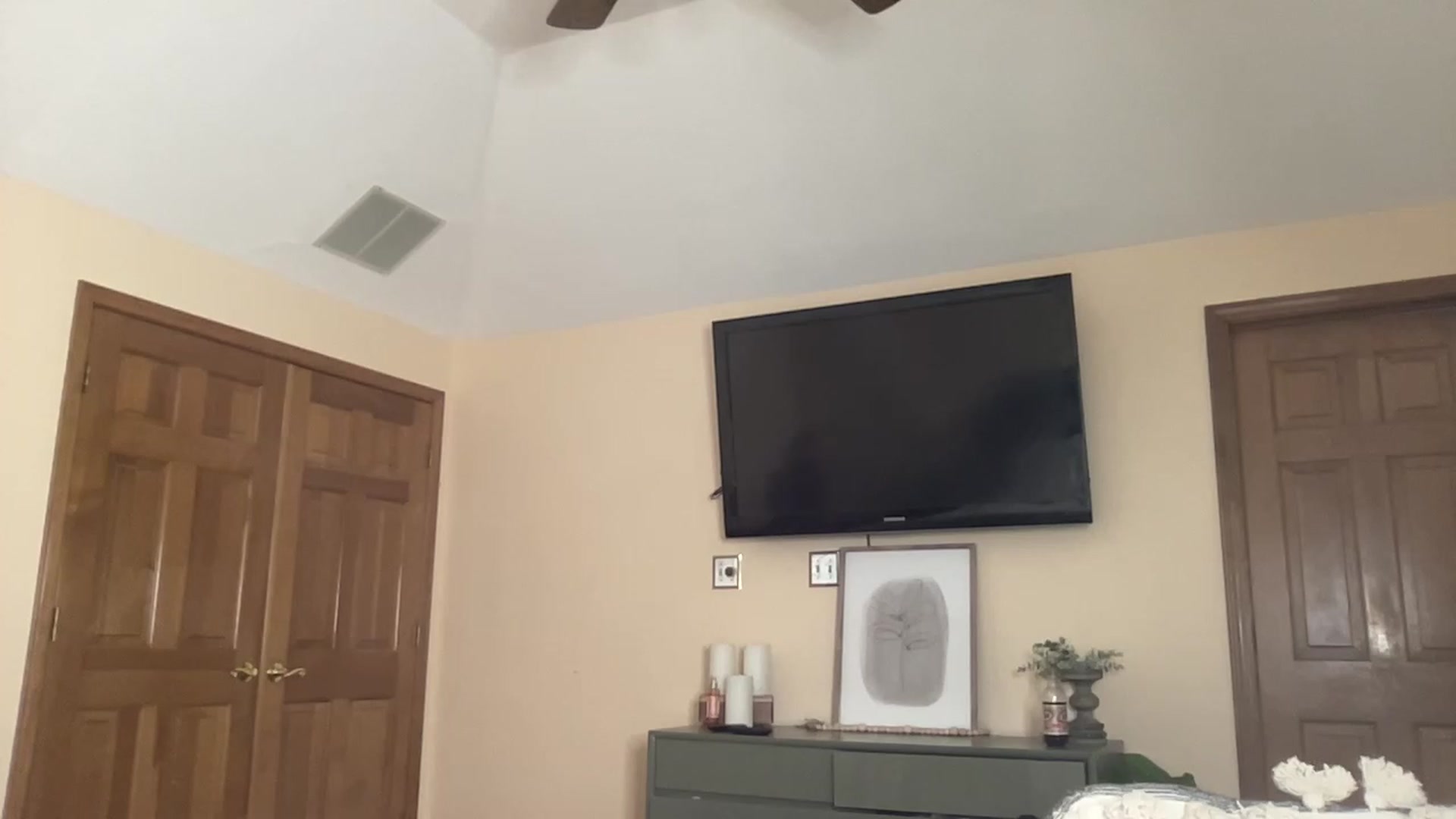 Gallery image thumbnail from Lynn_6's myfreecams stream on, 06/16/2023, 13:34 image 13 of 20