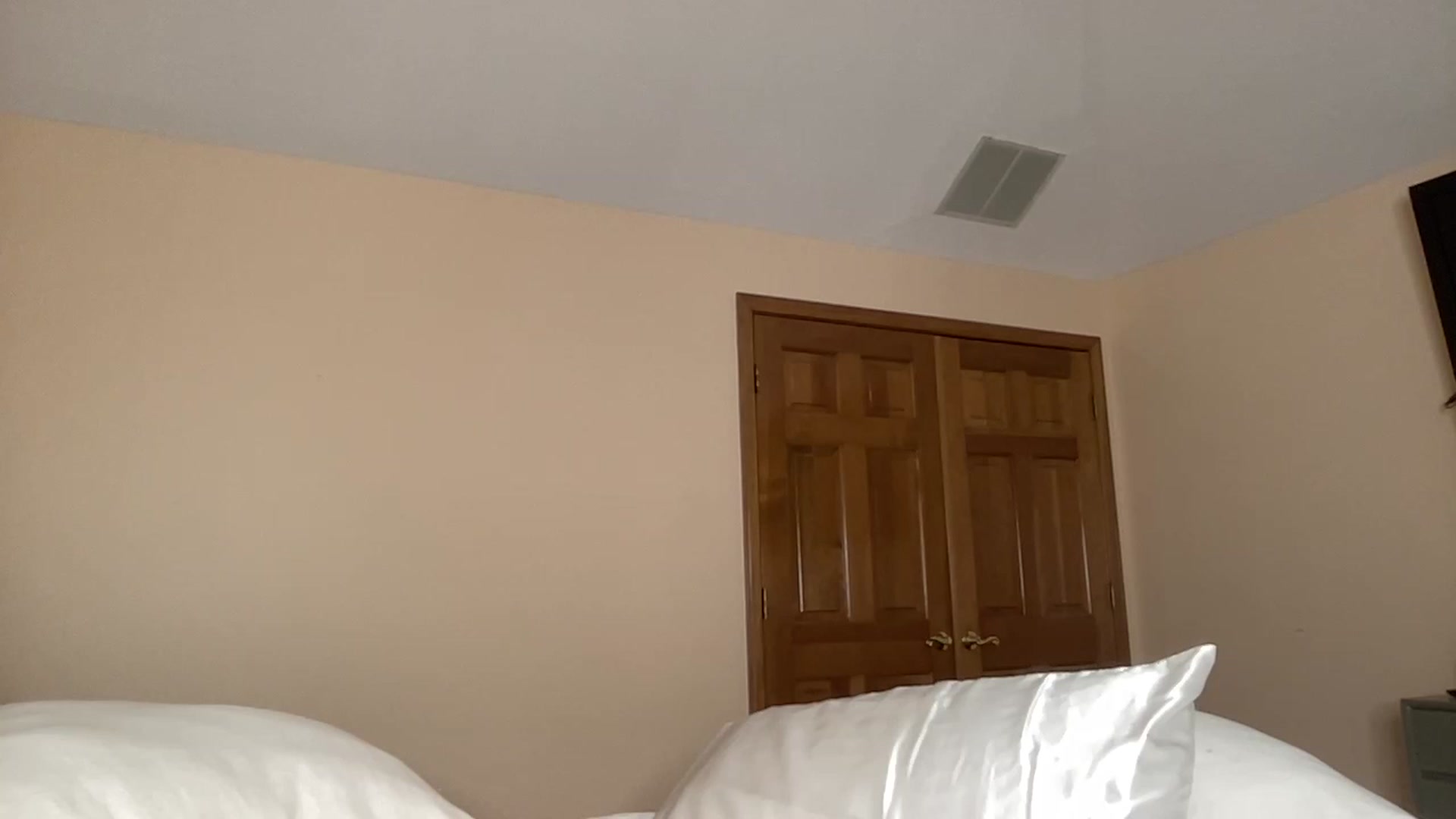 Gallery image thumbnail from Lynn_6's myfreecams stream on, 06/19/2023, 17:07 image 4 of 20